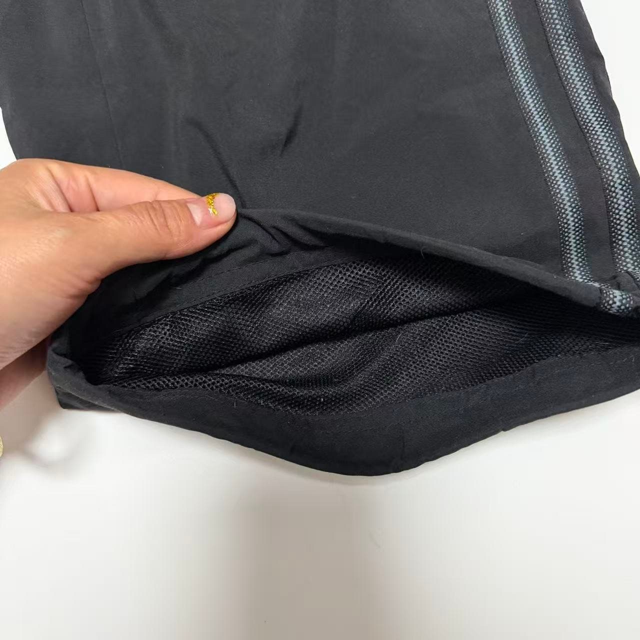 Vintage 2000s Adidas Black Track Pants — photo 6 of 10