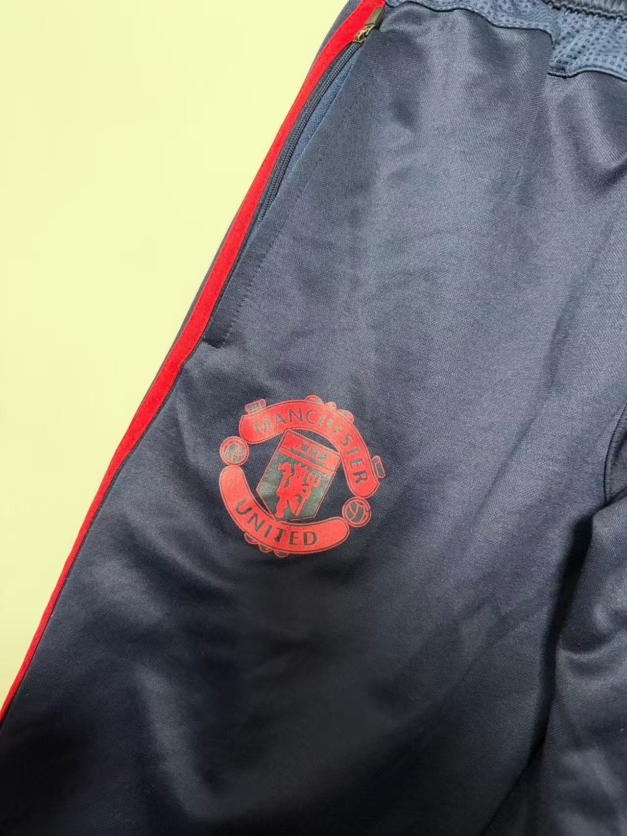 Vintage 2000s Adidas Manchester United Track Pants — photo 9 of 12