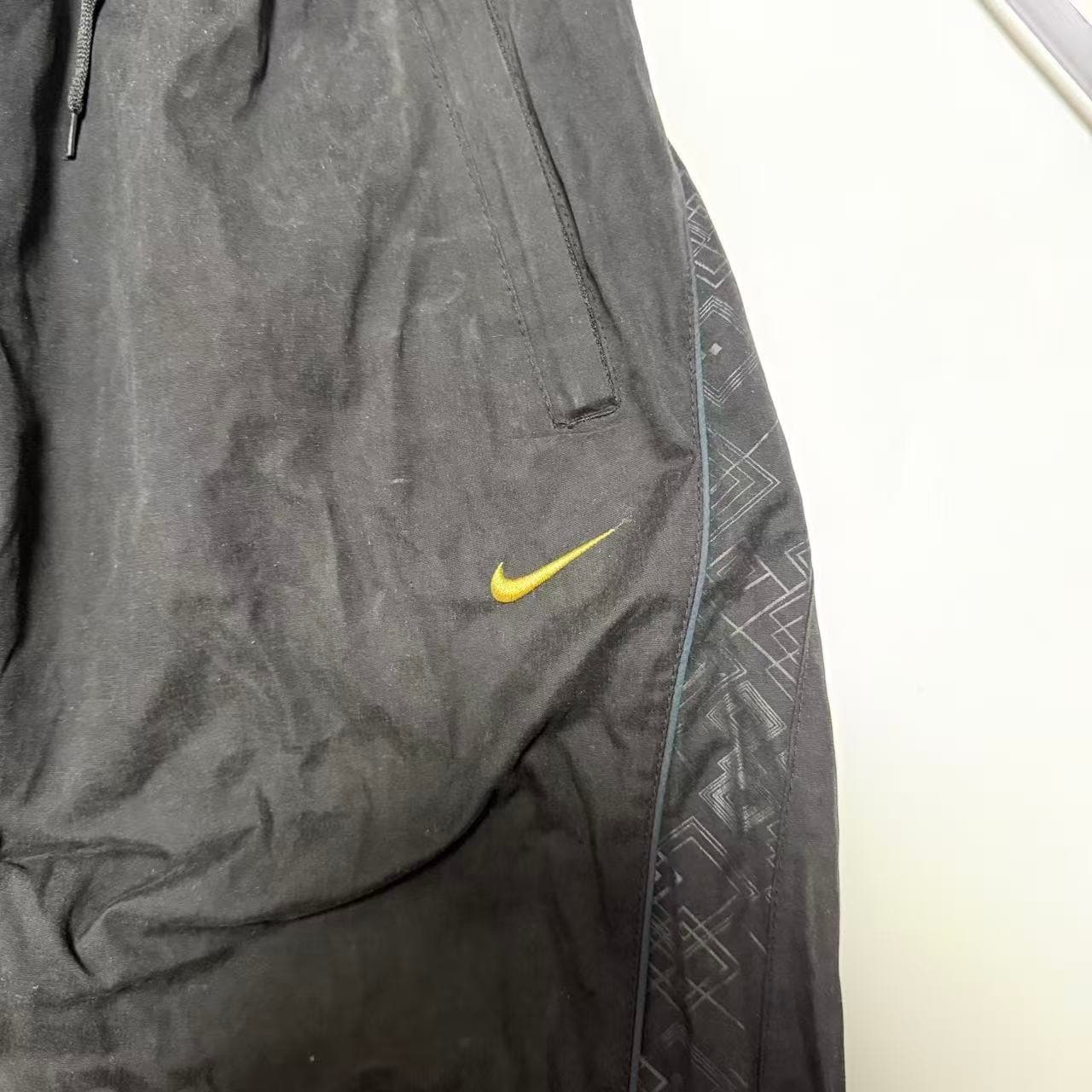 Vintage 2000s Nike Black Nylon Track Pants — photo 7 of 10