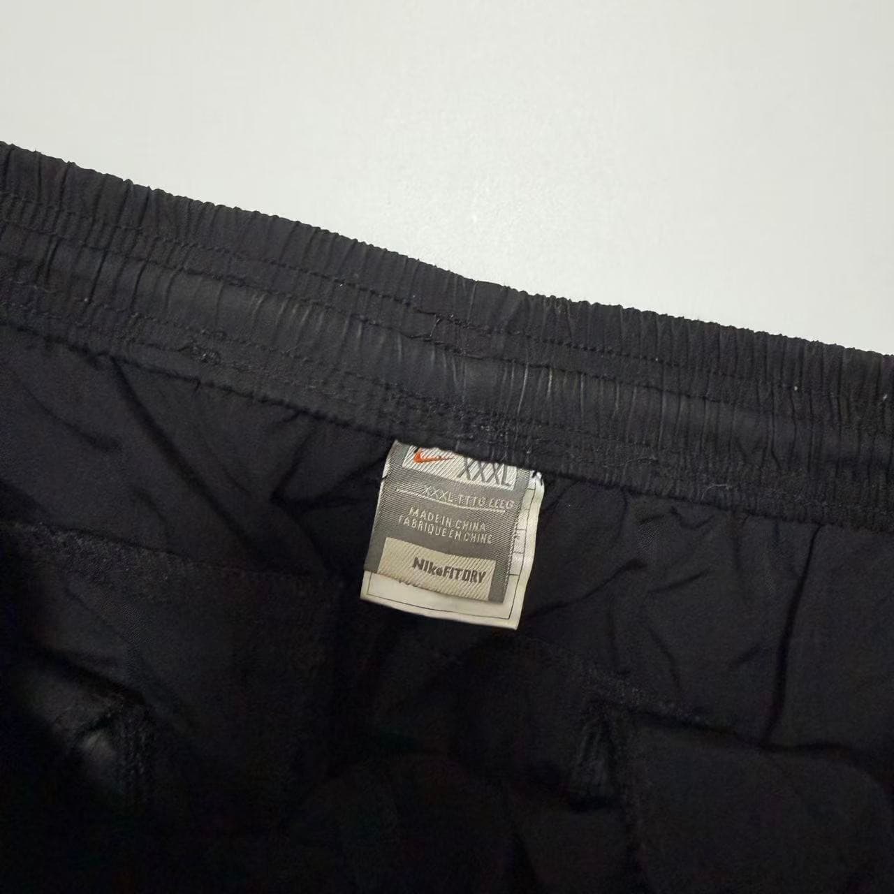 Vintage 2000s Nike Black Nylon Track Pants — photo 8 of 10