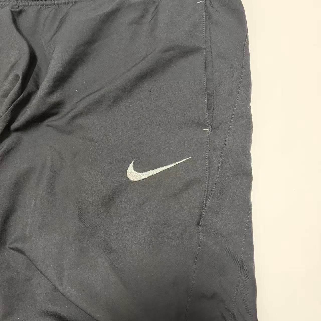 Vintage 2000s Nike Black Track Pants — photo 4 of 9