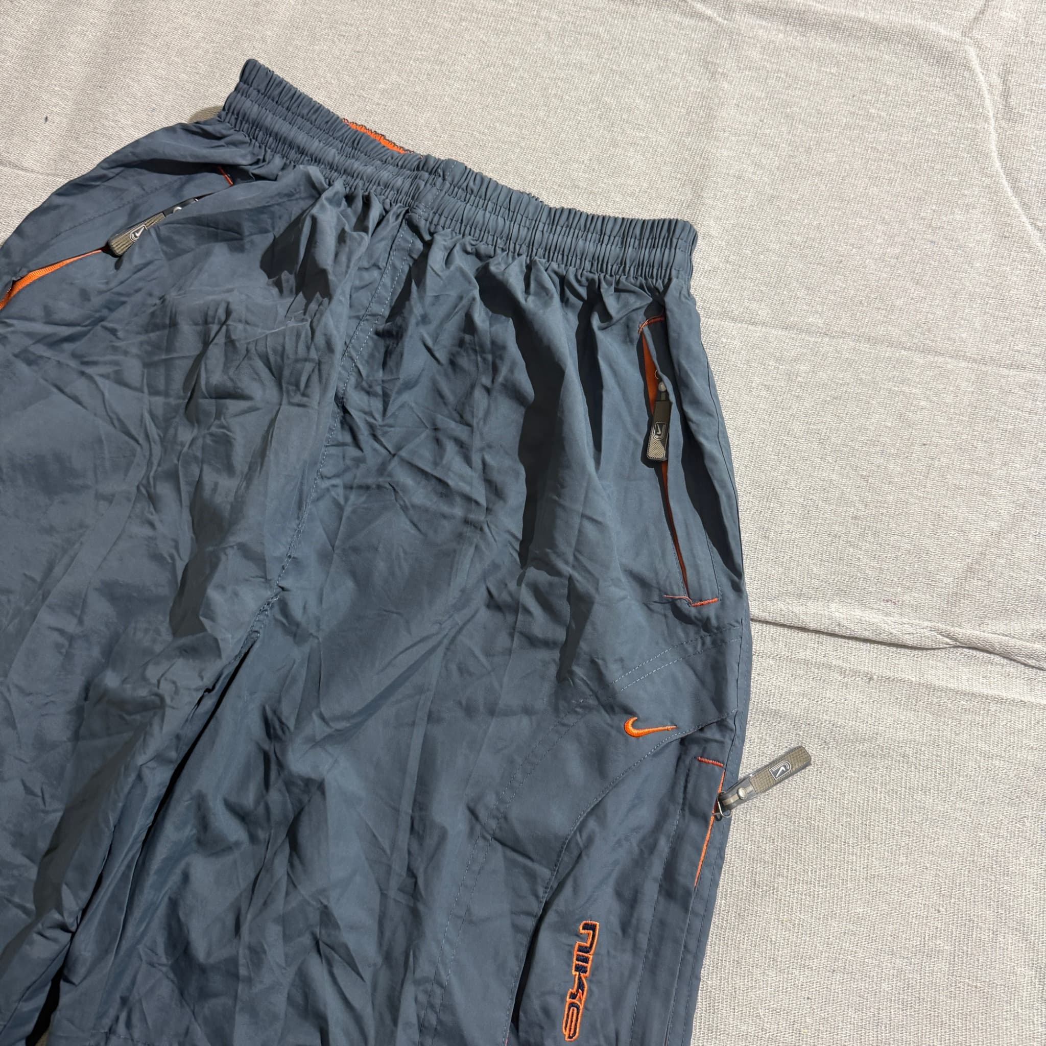 Vintage ACG Cargo Capri Shorts Dark Grey — photo 3 of 6