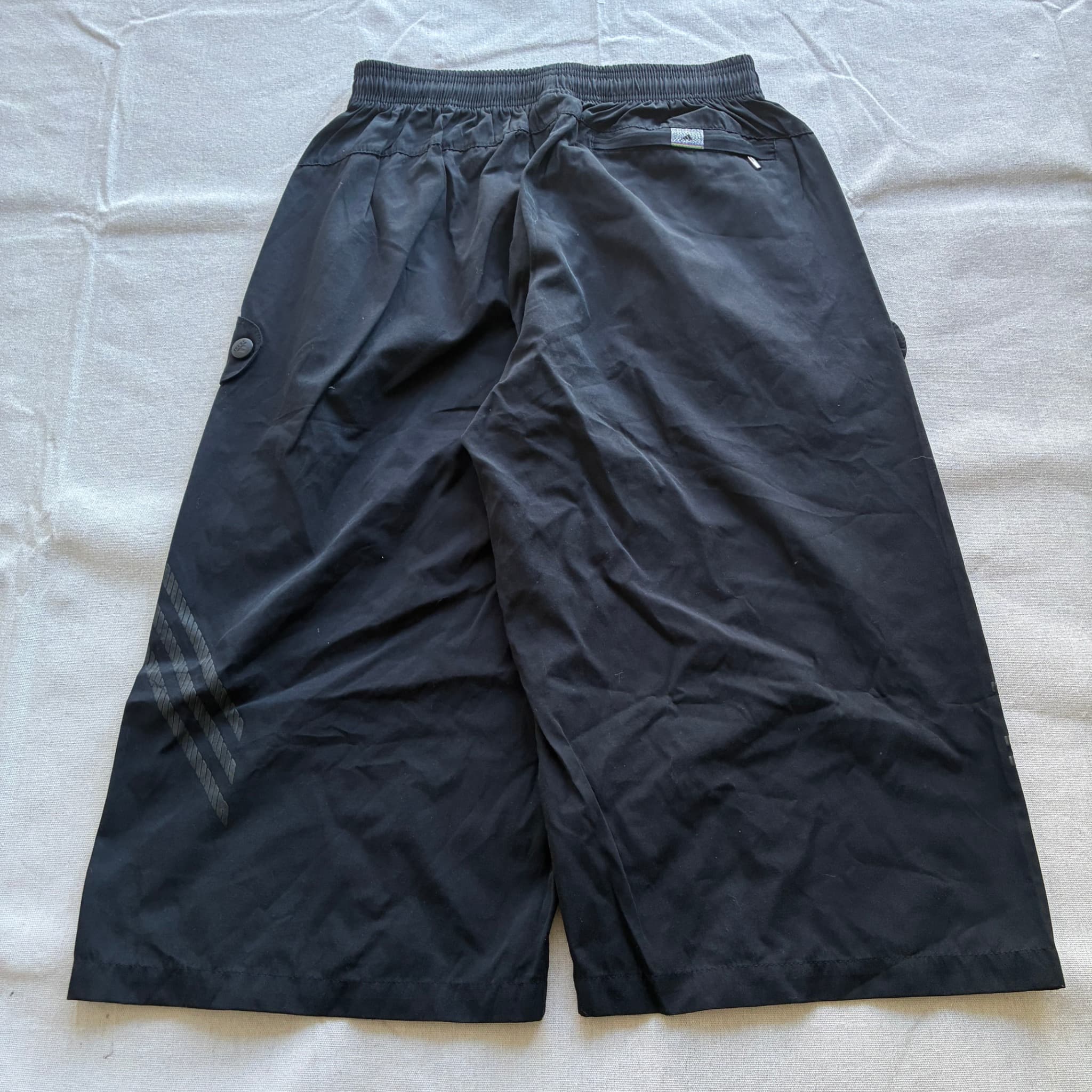 Vintage Adidas Black Nylon Cargo Shorts — photo 4 of 7