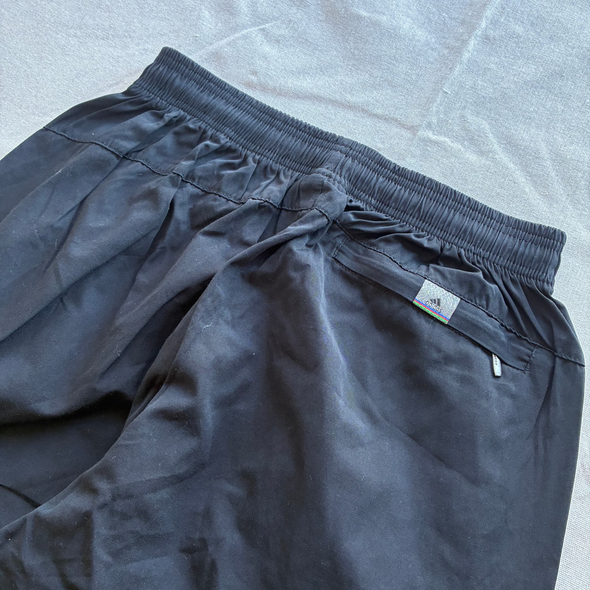 Vintage Adidas Black Nylon Cargo Shorts — photo 5 of 7