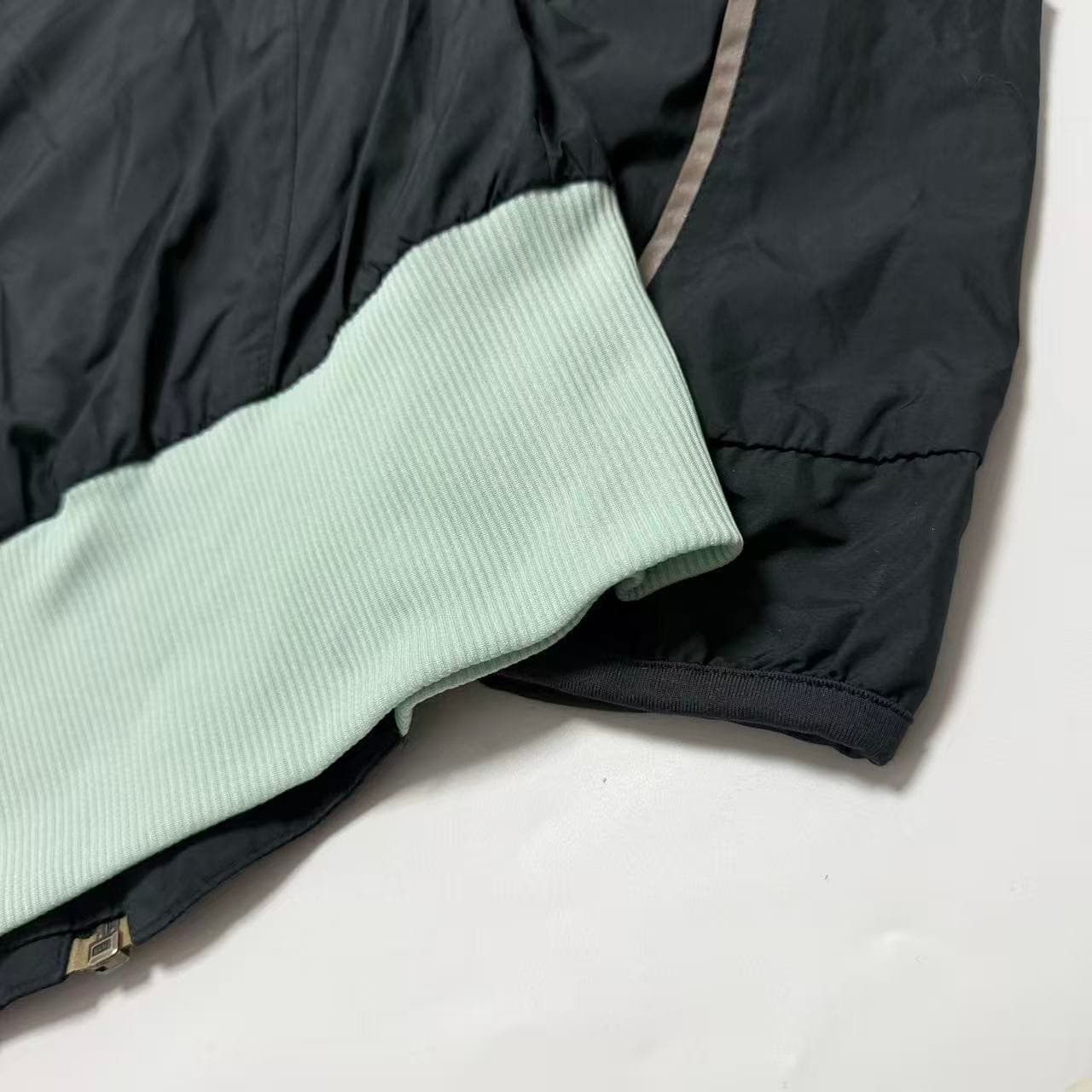 Vintage Adidas Y2K Windbreaker Jacket Black Yellow — photo 8 of 8