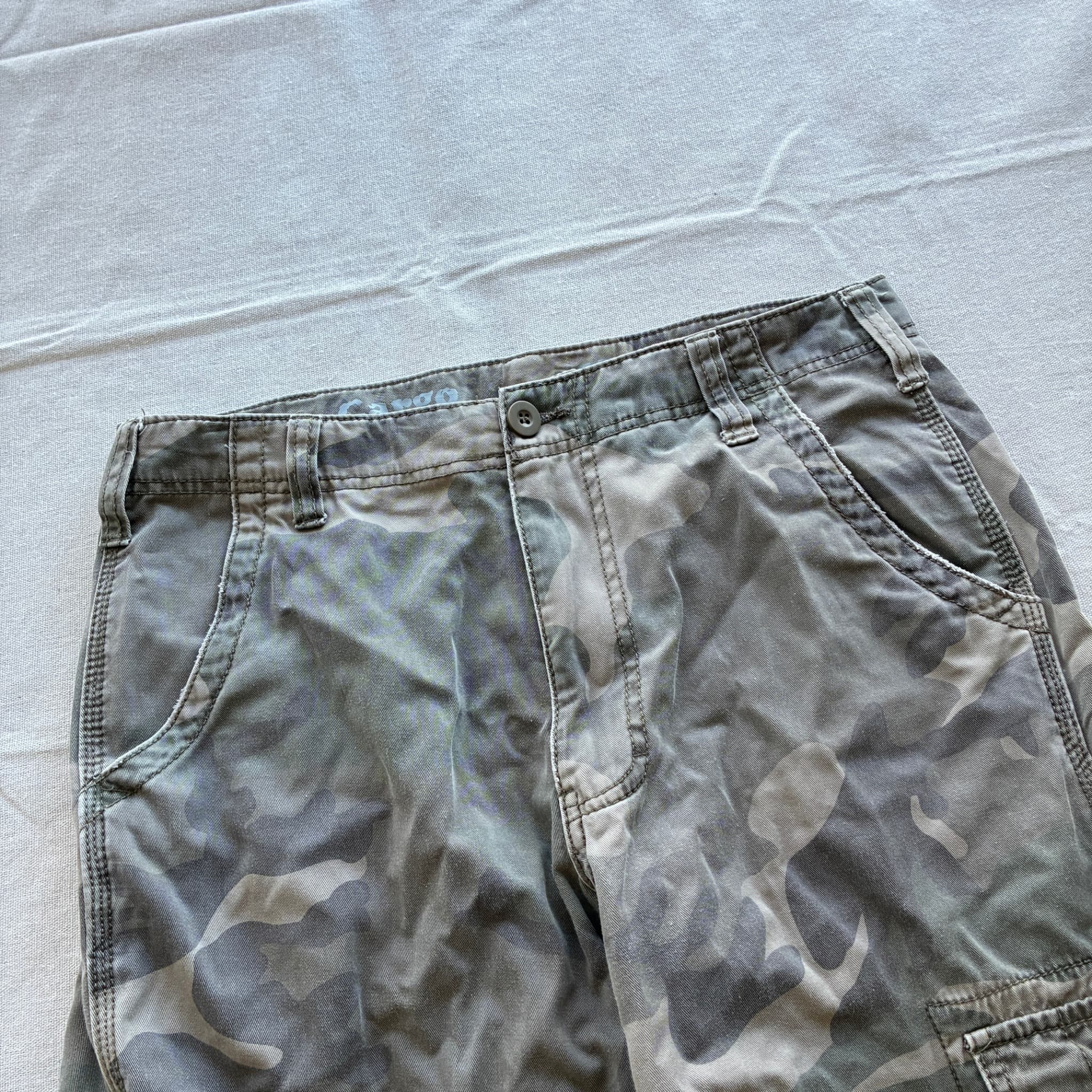 Vintage Camouflage Cargo Pants — photo 3 of 7
