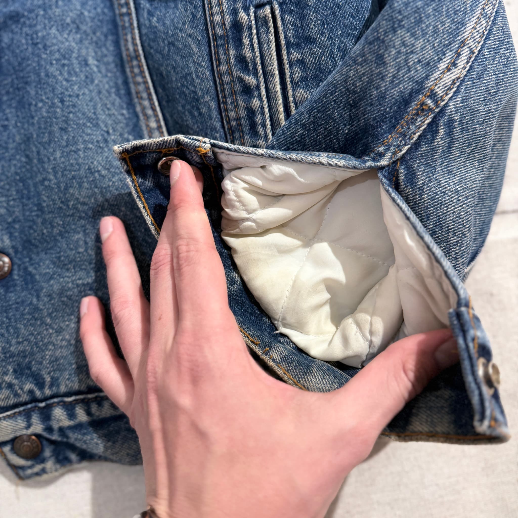 Vintage Levi's Sherpa Lined Denim Trucker Jacket — photo 5 of 13