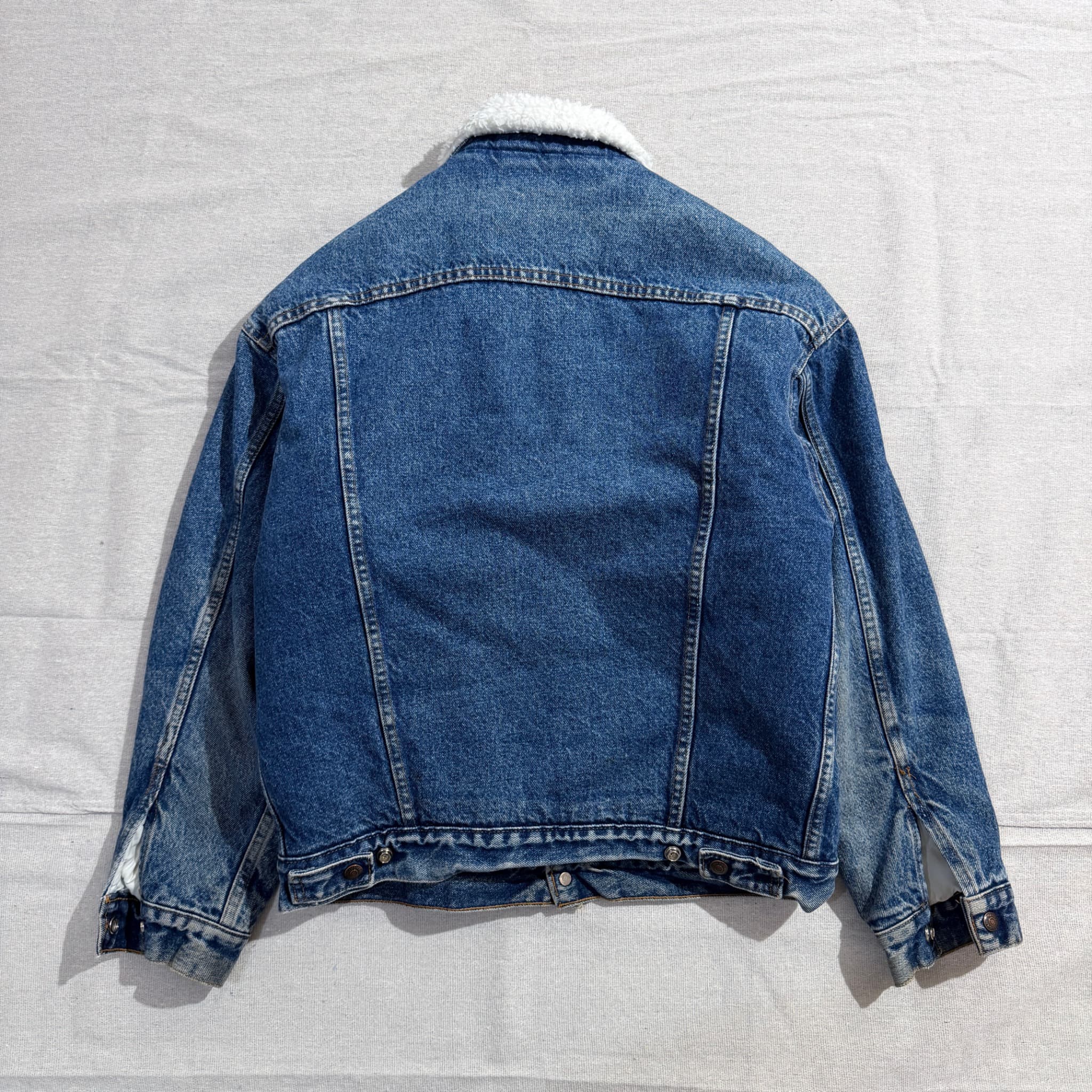 Vintage Levi's Sherpa Lined Denim Trucker Jacket — photo 8 of 13