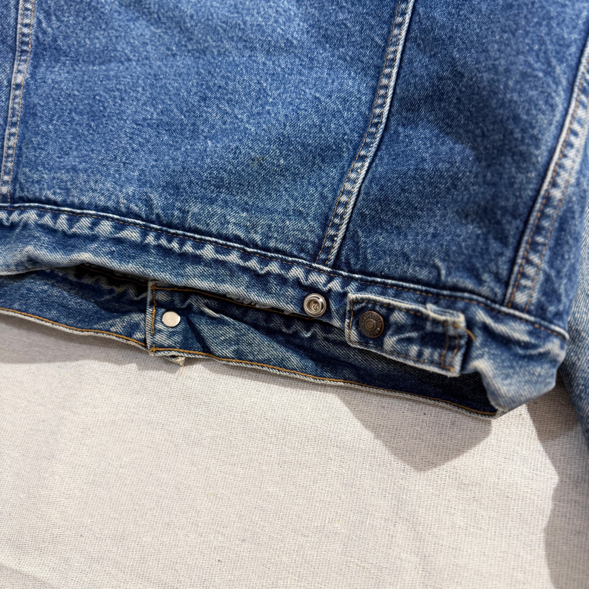 Vintage Levi's Sherpa Lined Denim Trucker Jacket — photo 11 of 13