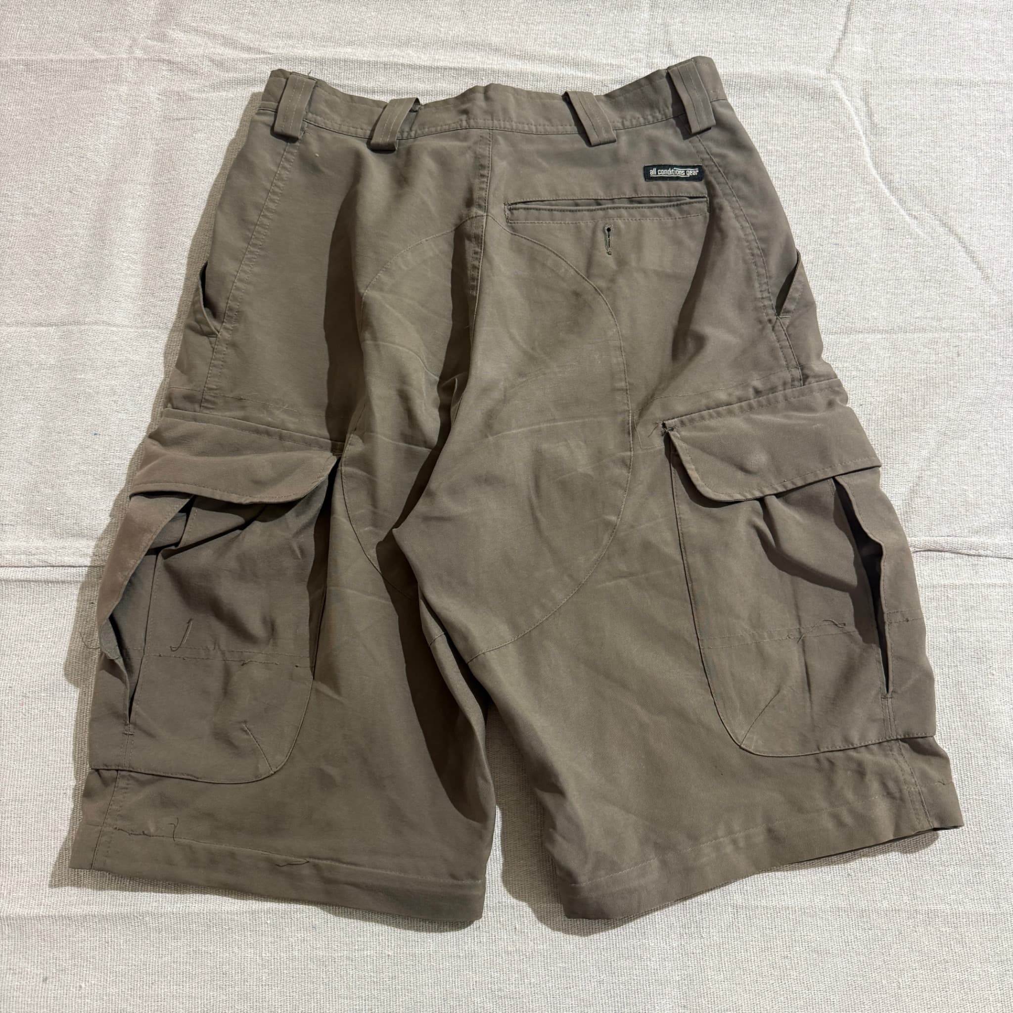 Vintage Nike ACG ACG Cargo Shorts Olive Green — photo 6 of 7