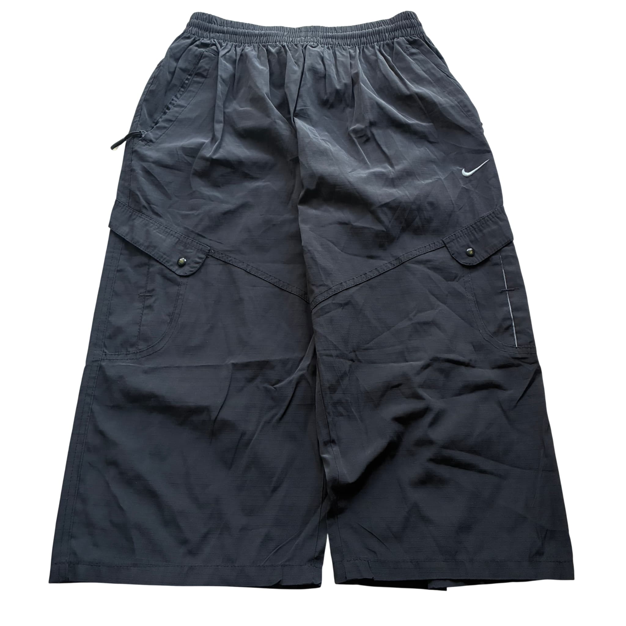 Vintage Nike ACG Black Cargo Shorts Utility Y2K Style Size L — photo 1 of 6