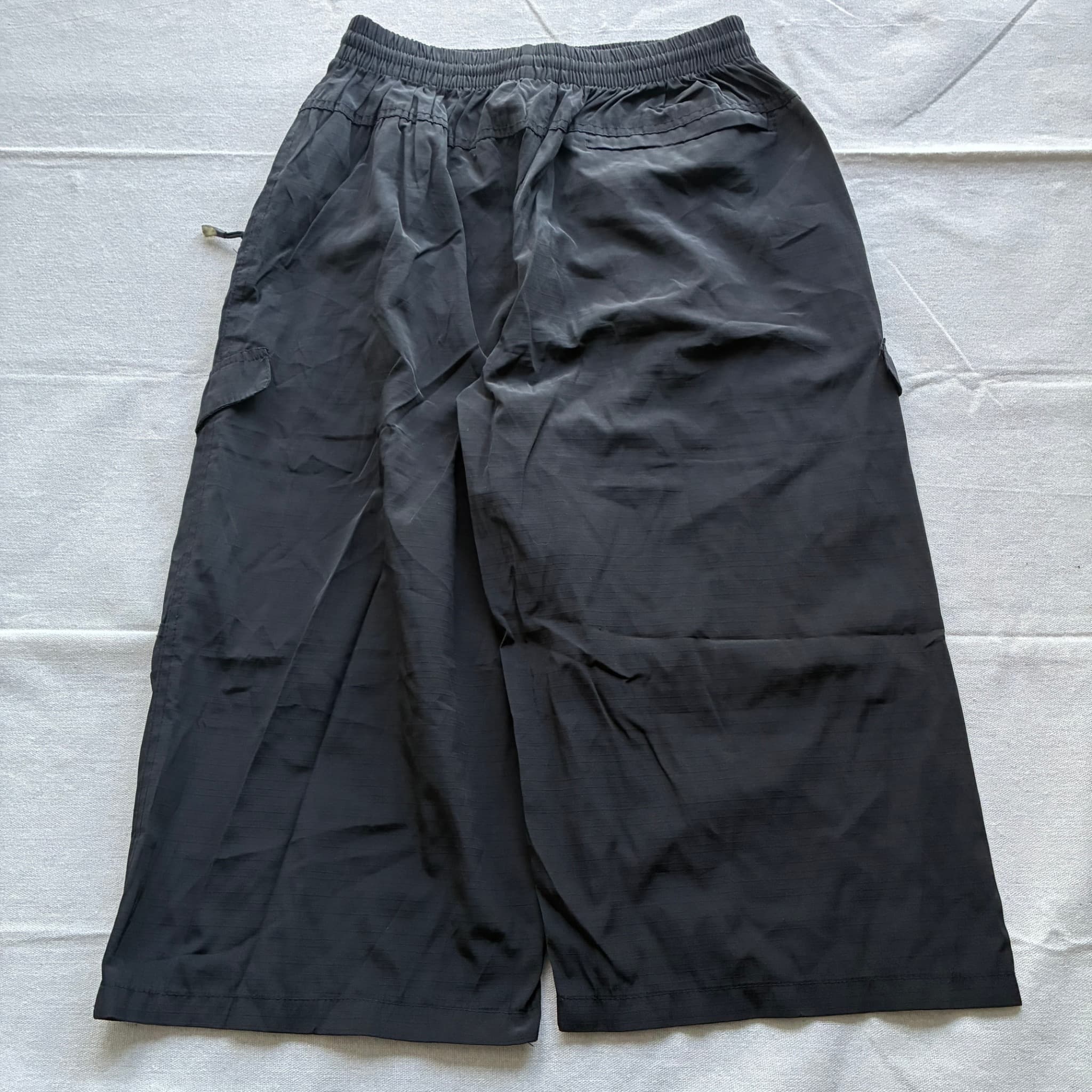Vintage Nike ACG Black Cargo Shorts Utility Y2K Style Size L — photo 5 of 6