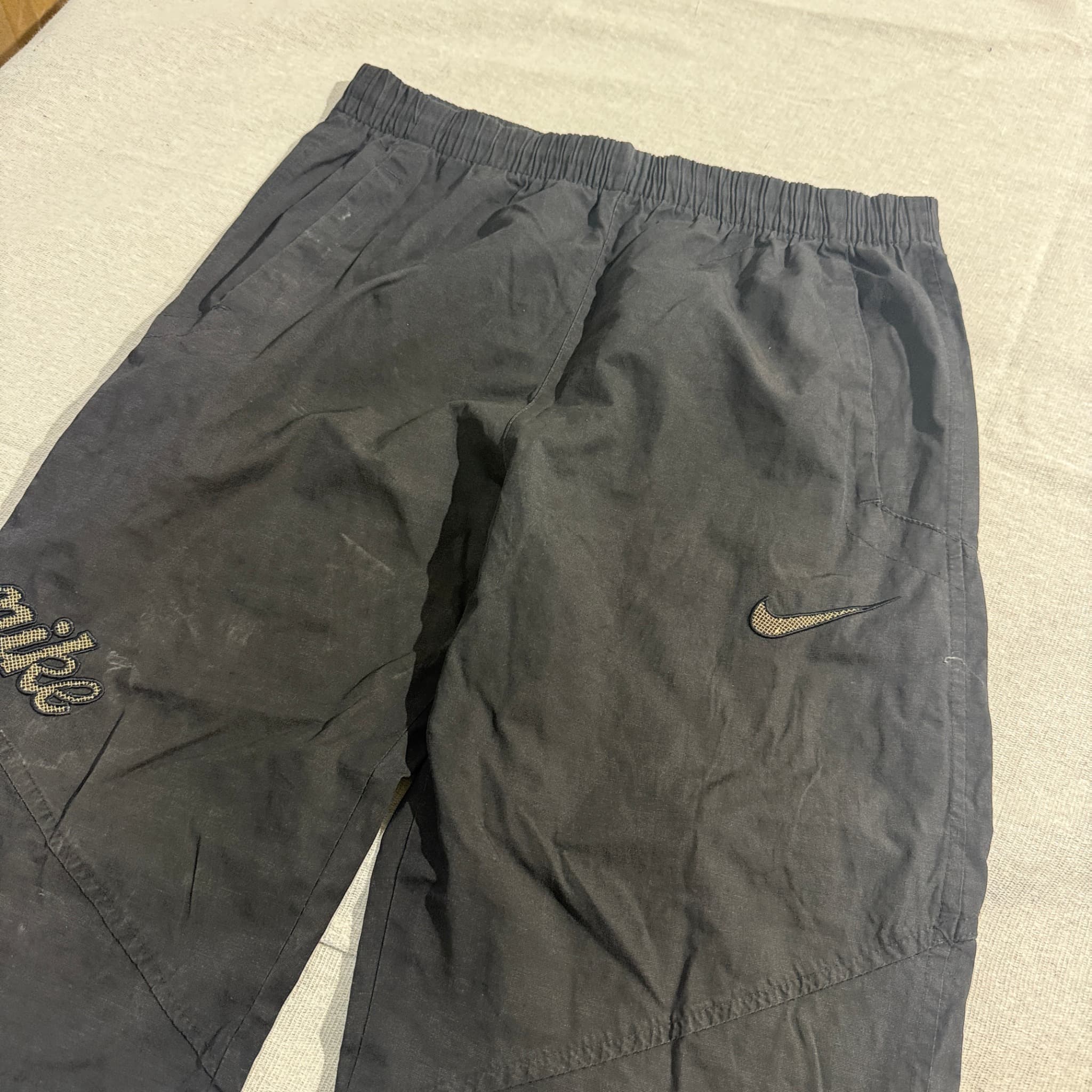 Vintage Nike Black Cargo Board Shorts Men's XL — photo 4 of 6
