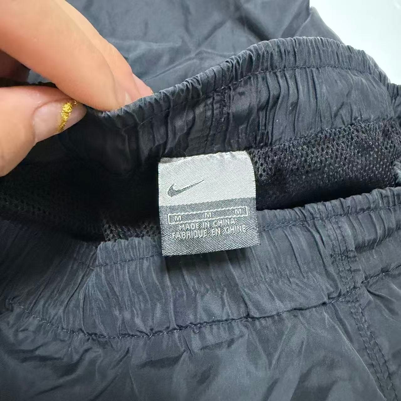 Vintage Nike Black Nylon Track Pants — photo 3 of 12