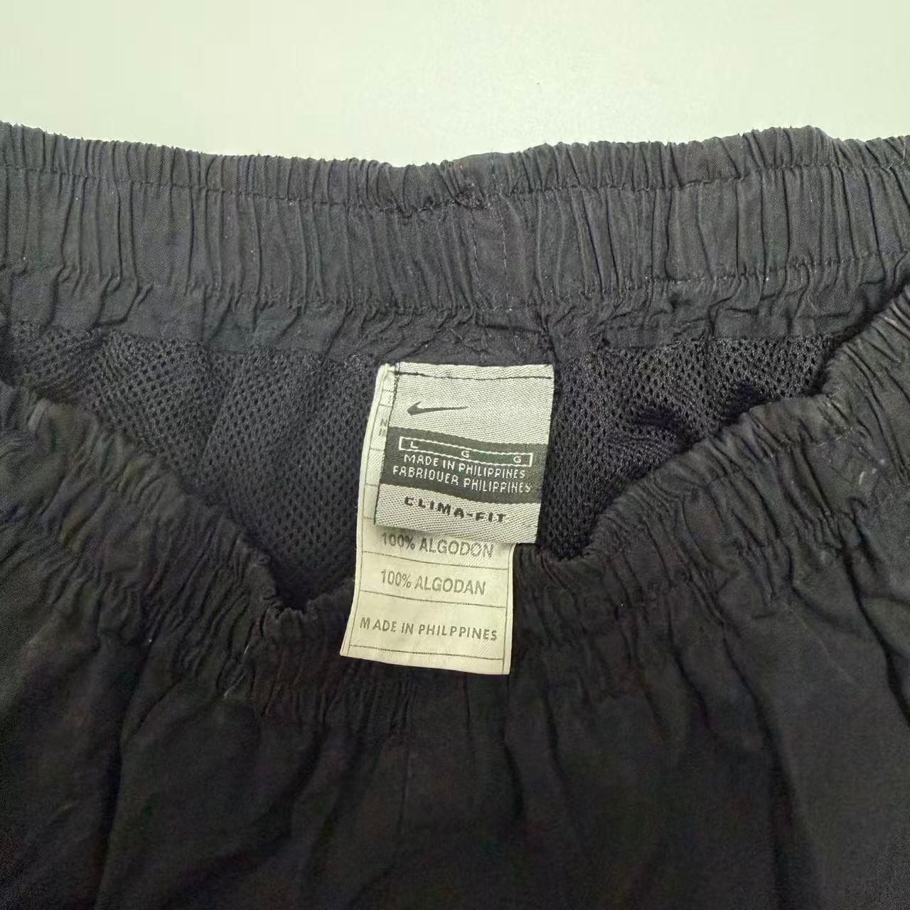 Vintage Nike Black Track Pants 2000s — photo 3 of 11