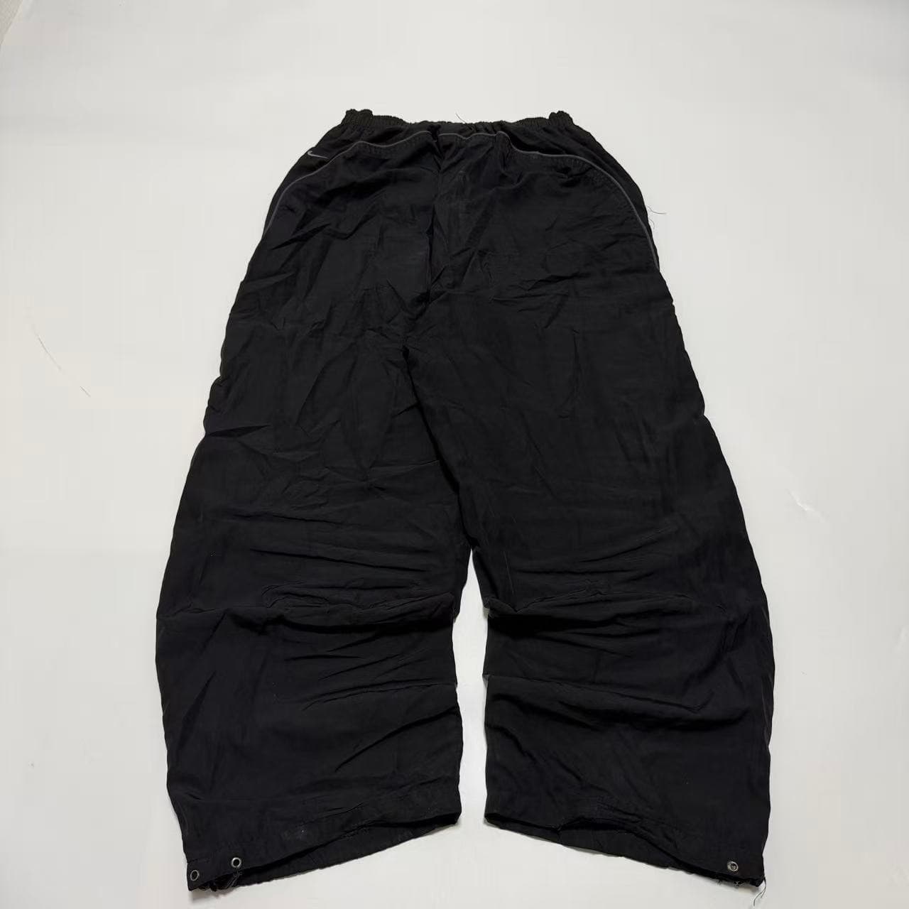 Vintage Nike Black Track Pants 2000s — photo 2 of 11