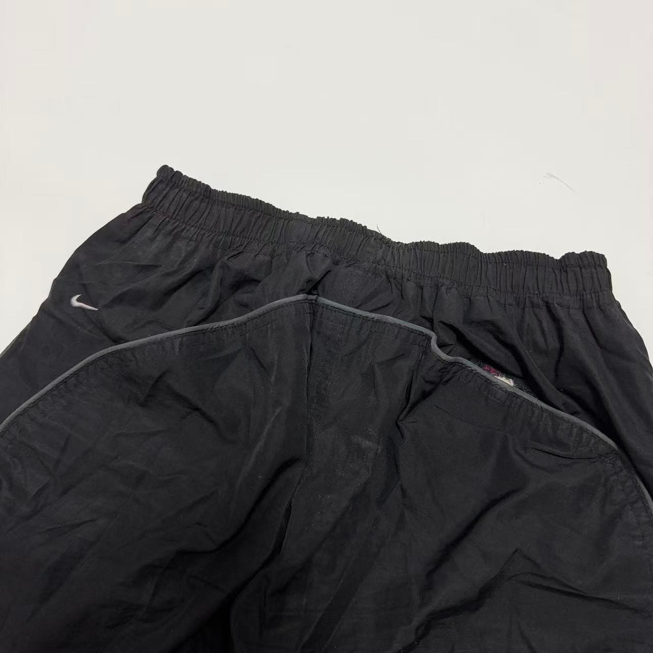 Vintage Nike Black Track Pants 2000s — photo 9 of 11