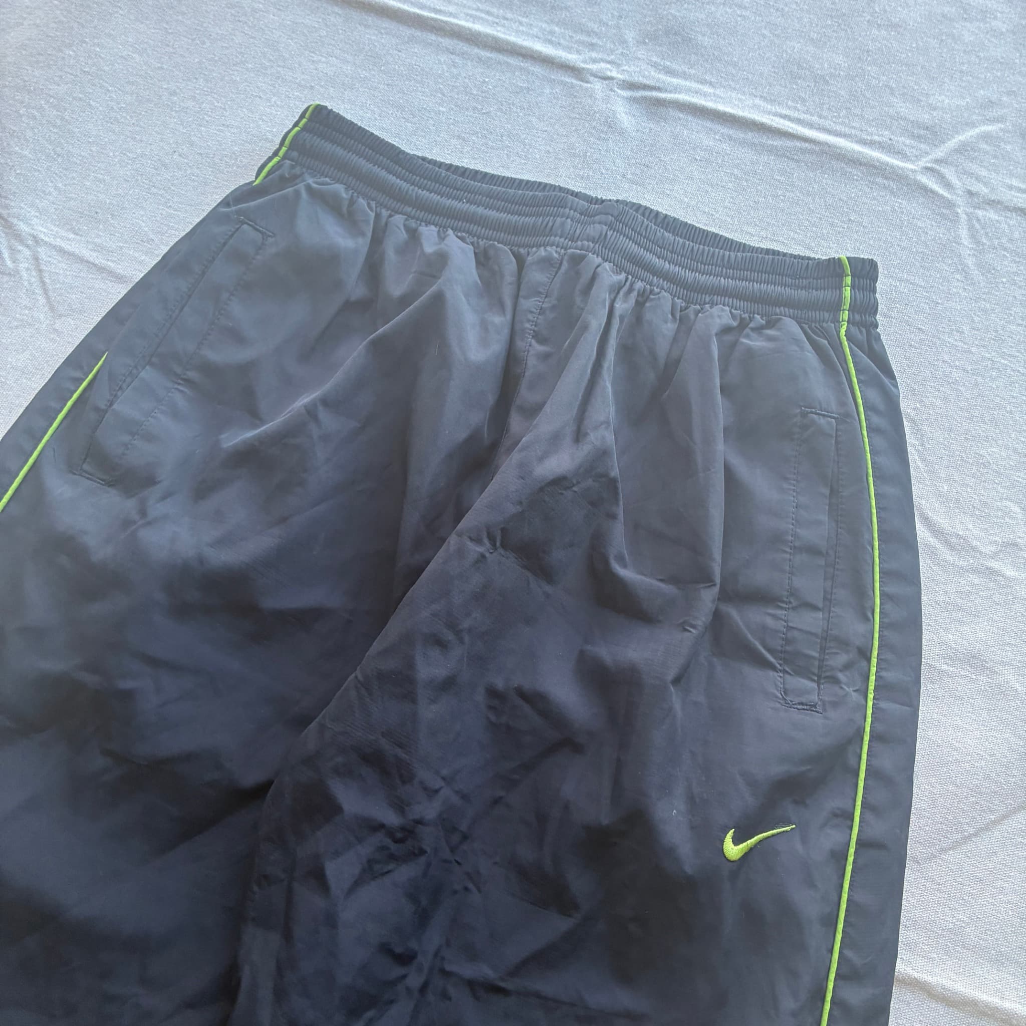 Vintage Nike Black Track Pants Neon Piping M — photo 3 of 6