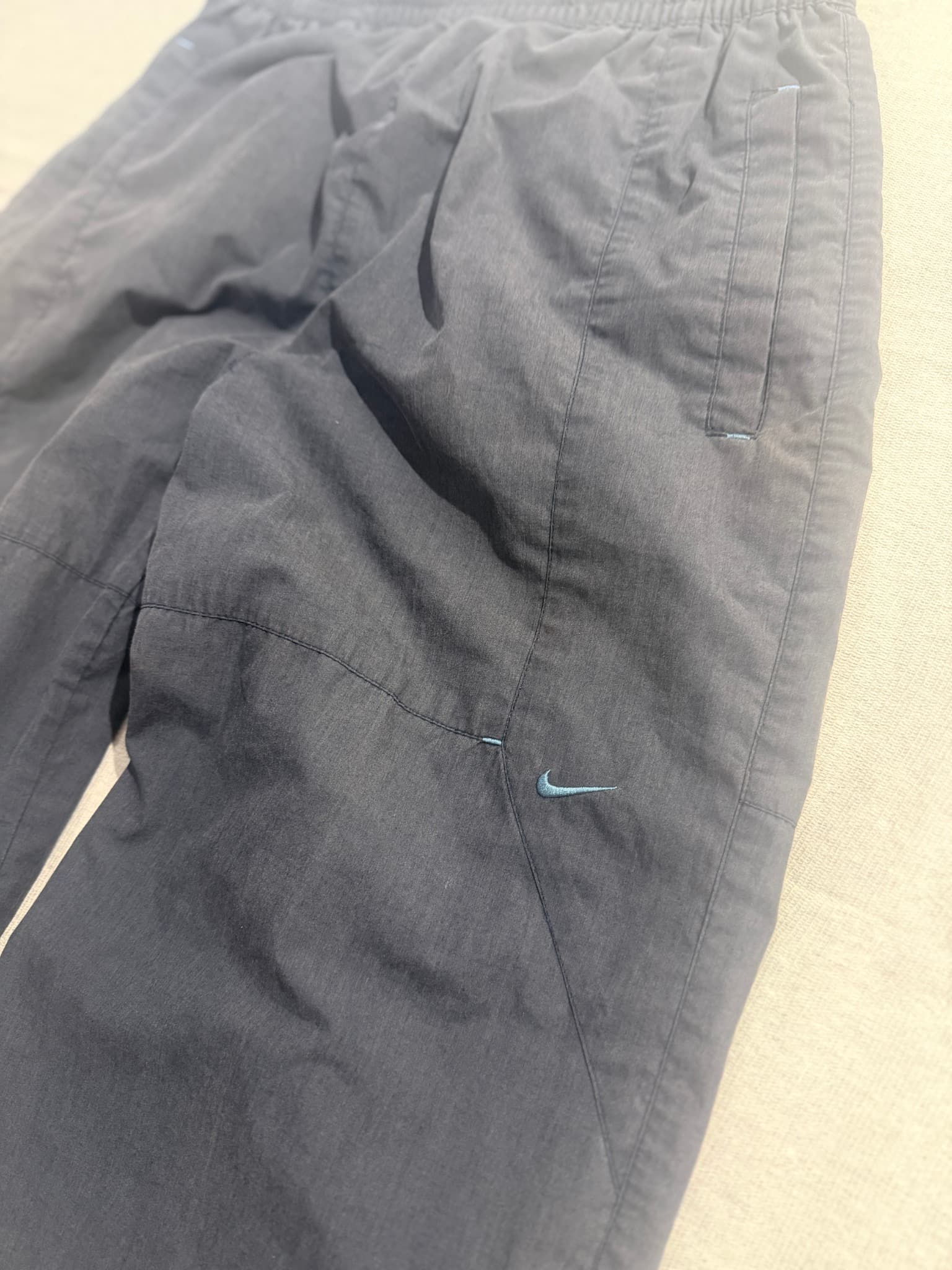 Vintage Nike Nylon Cargo Capri Pants — photo 4 of 11