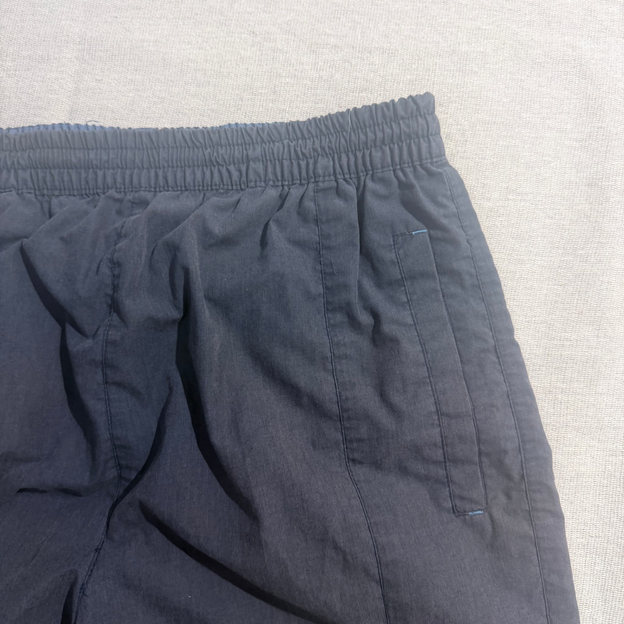 Vintage Nike Nylon Cargo Capri Pants — photo 5 of 11
