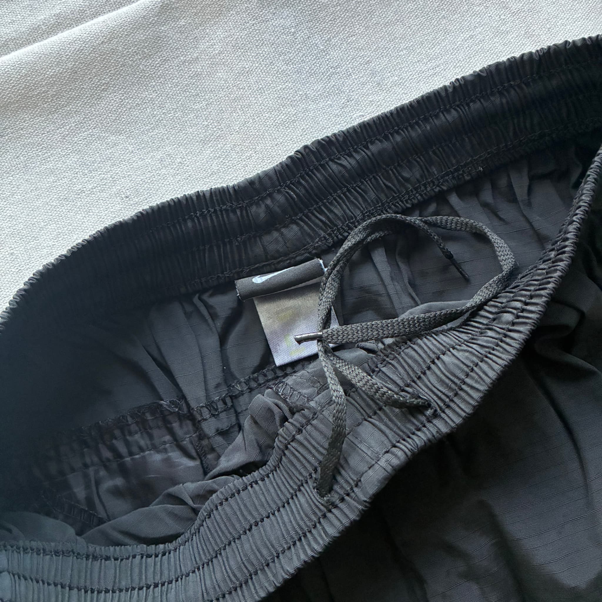 Vintage Nike Ripstop Nylon Athletic Shorts Black — photo 3 of 6
