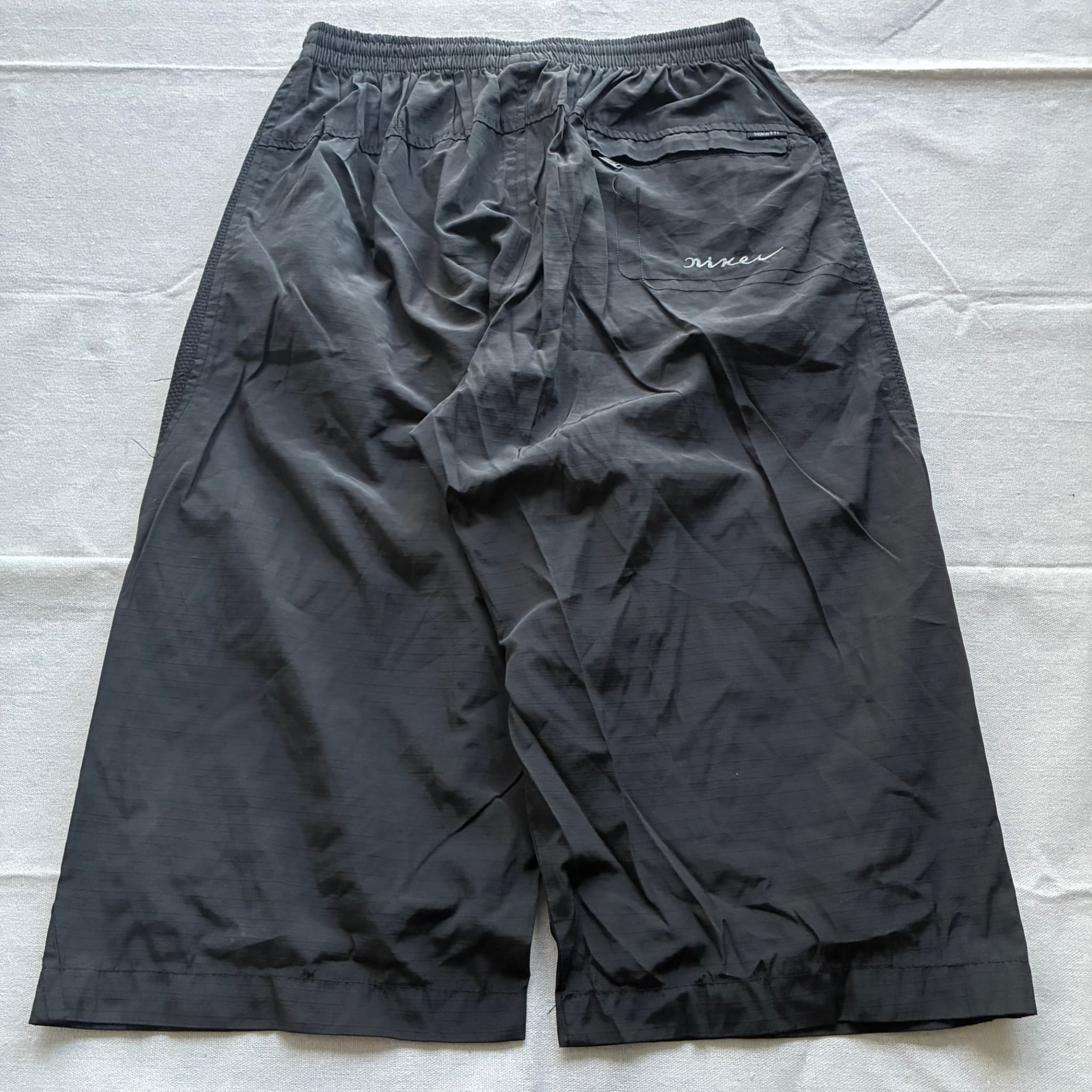 Vintage Nike Ripstop Nylon Athletic Shorts Black — photo 4 of 6