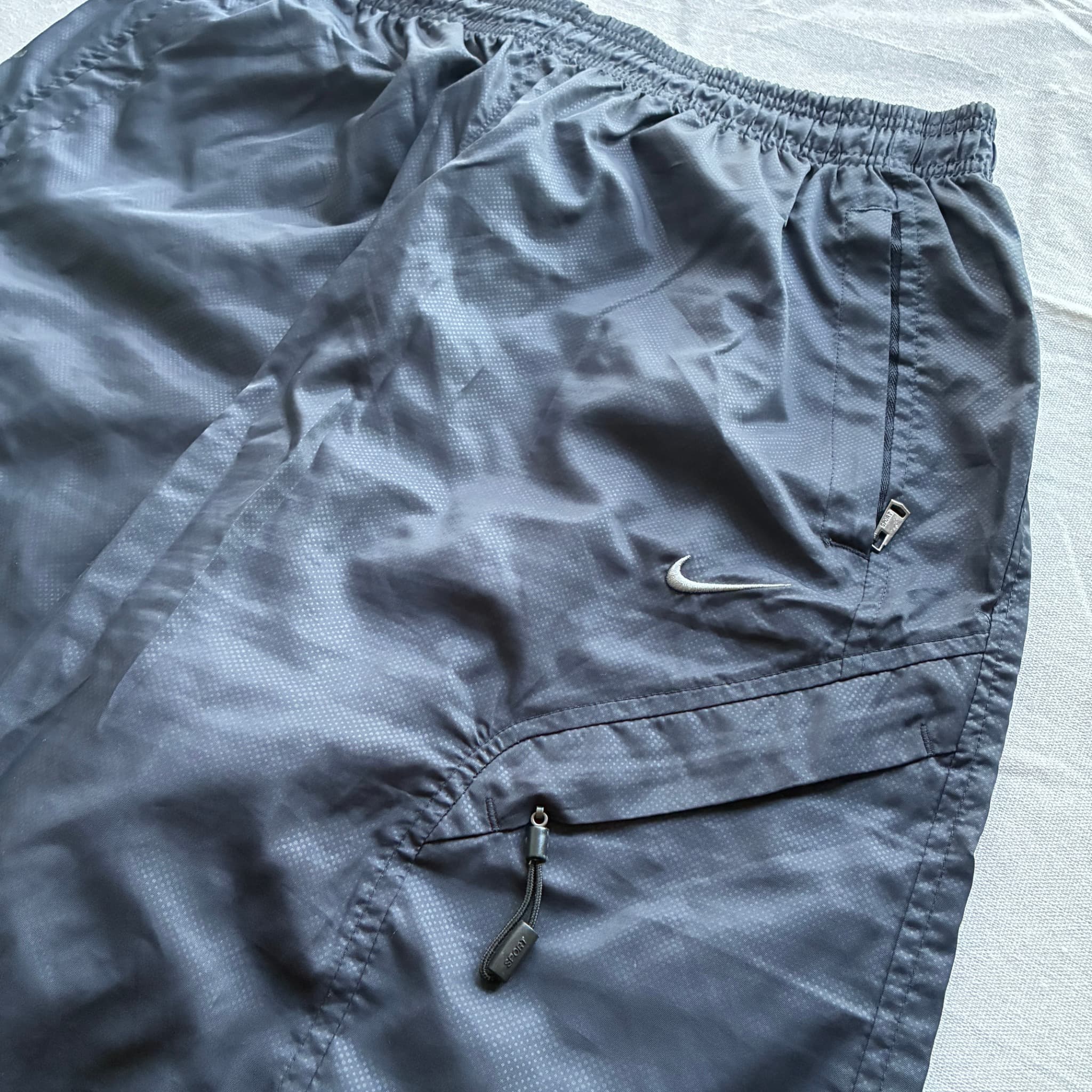 Vintage Nike Sport Nylon Cargo Shorts Black Utility Y2K — photo 3 of 7