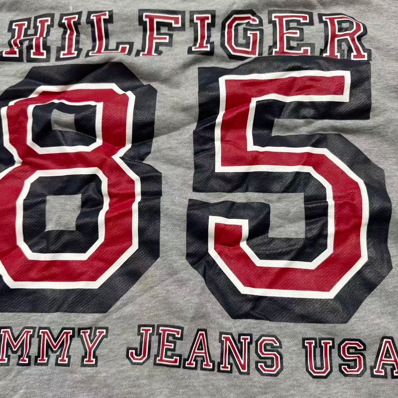 Vintage TOMMY JEANS Jeans 85 Graphic Sweatshirt Grey — photo 4 of 8