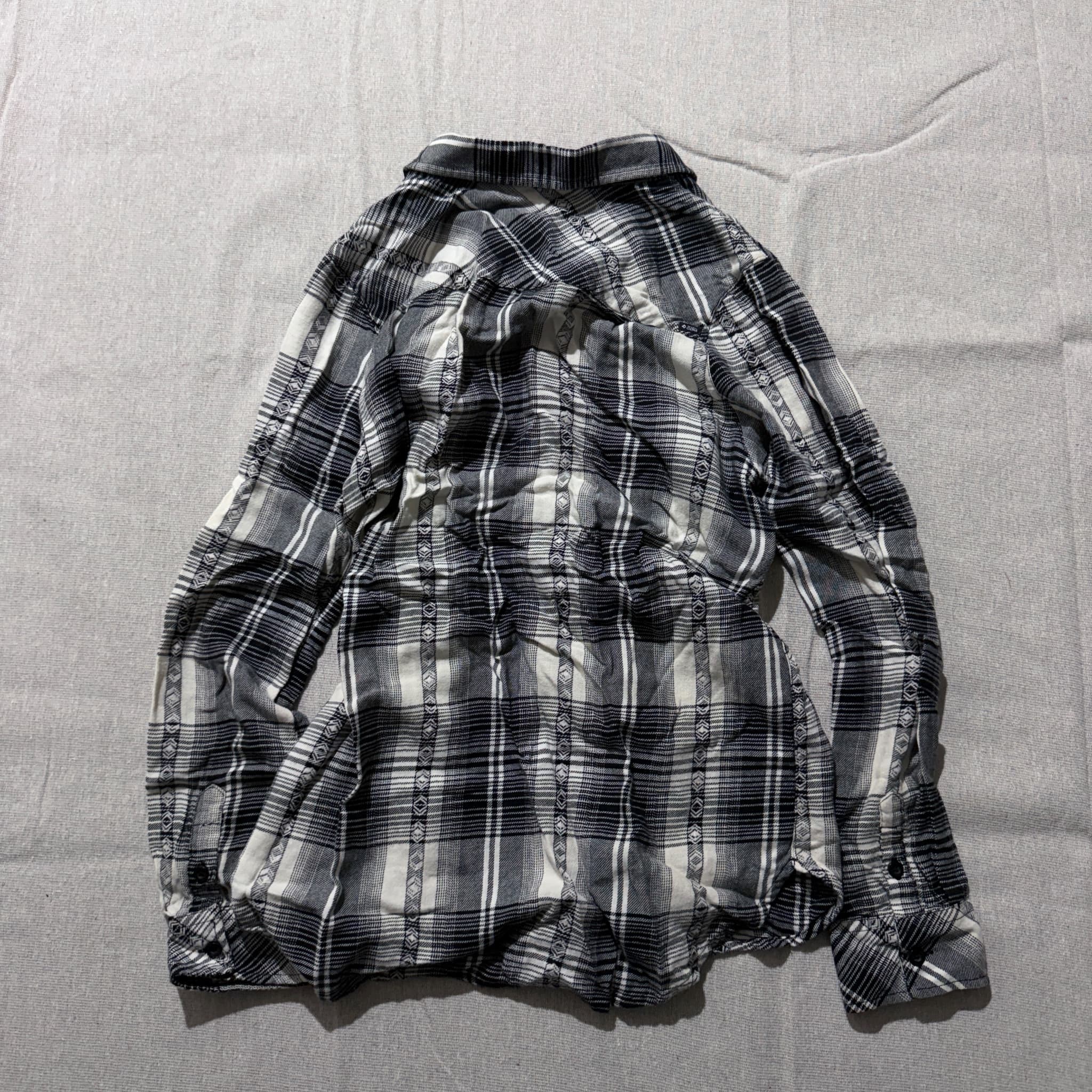 Volcom Women's Black White Plaid Long Sleeve Button-Up Shirt Size 10 — photo 6 of 7