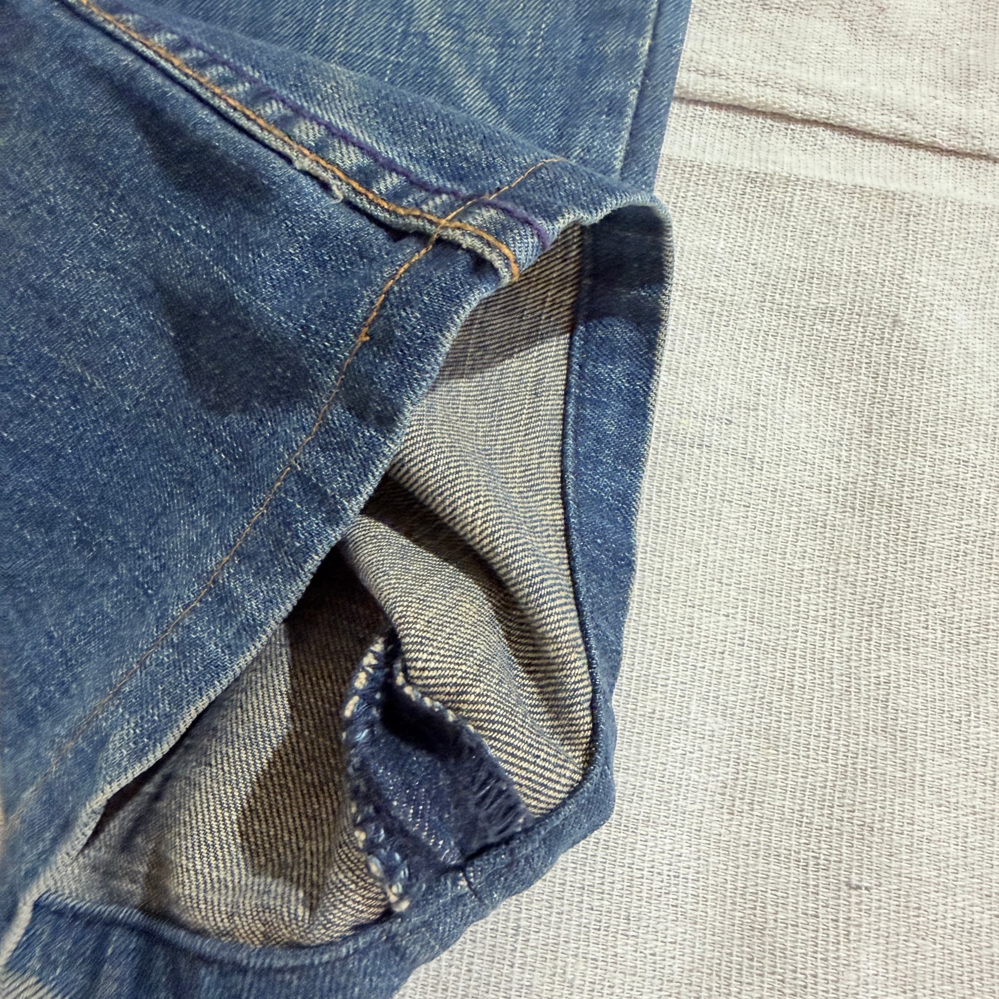 x Hello Kitty Collaboration Denim Jeans Blue Embroidered Size 40 — photo 3 of 10