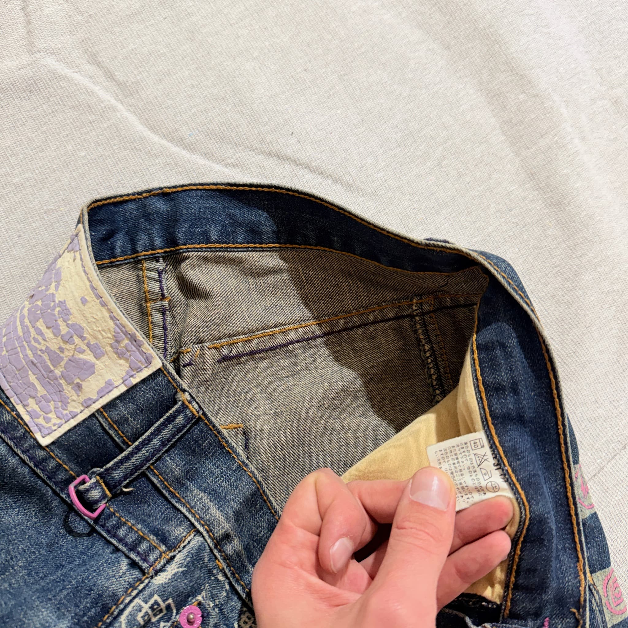 x Hello Kitty Collaboration Denim Jeans Blue Embroidered Size 40 — photo 6 of 10