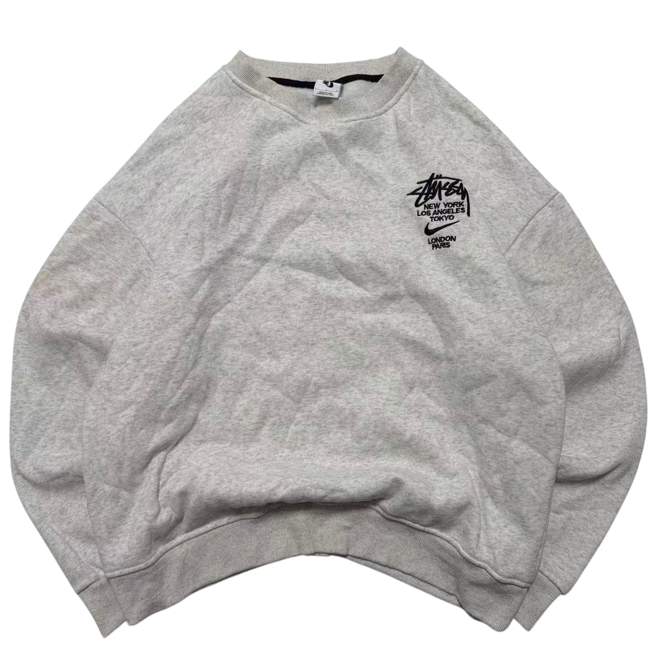 x Stüssy World Tour Crewneck Sweatshirt Grey — photo 1 of 9