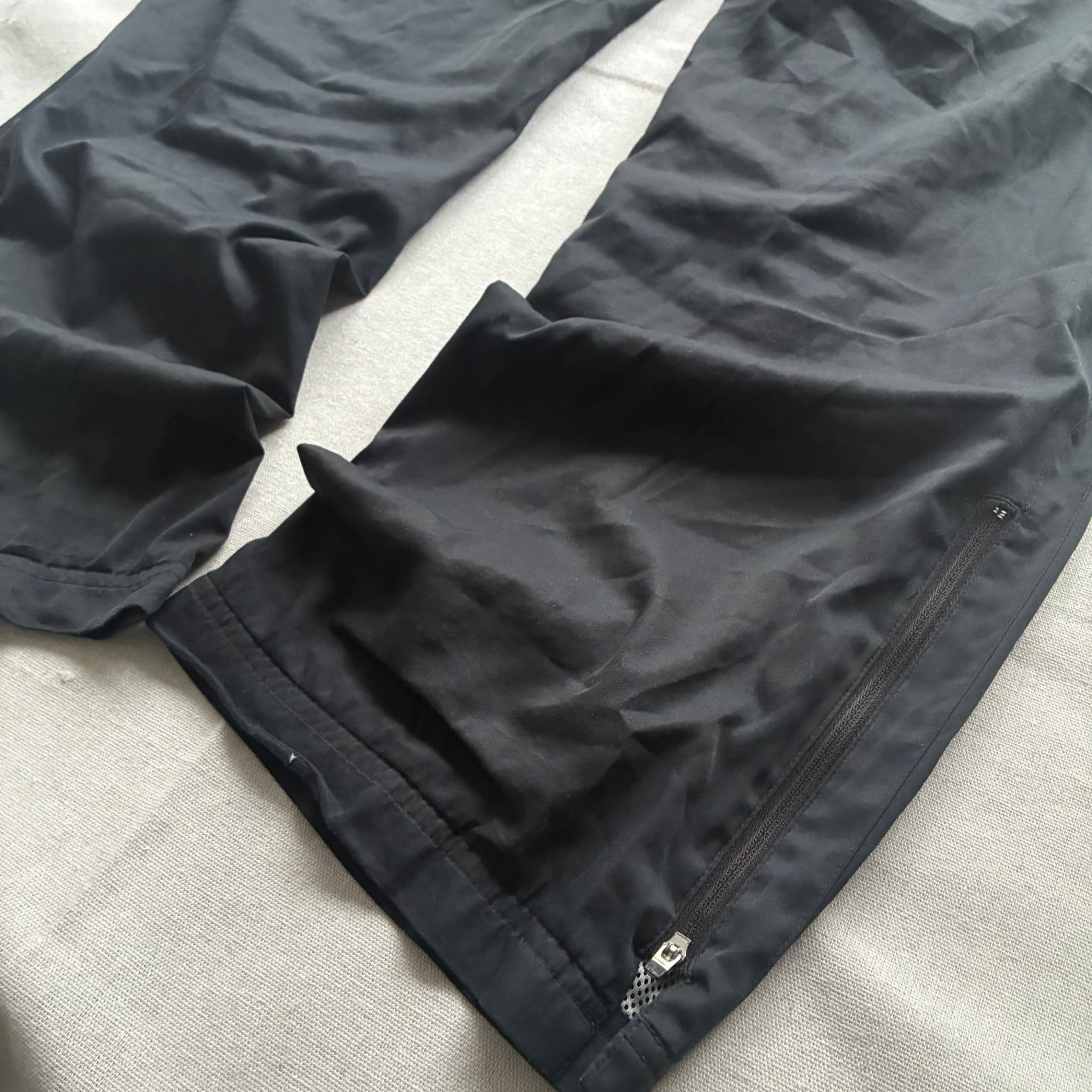 Yonex Men's Black Track Pants With White Side Accents — photo 6 of 11