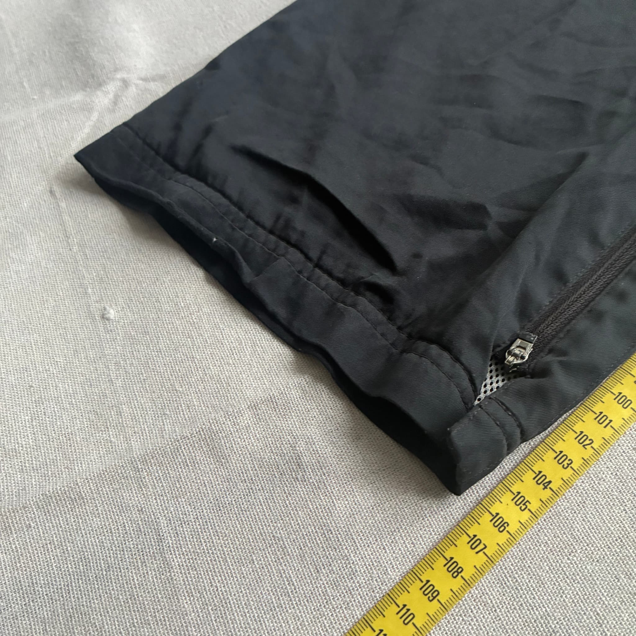 Yonex Men's Black Track Pants With White Side Accents — photo 7 of 11