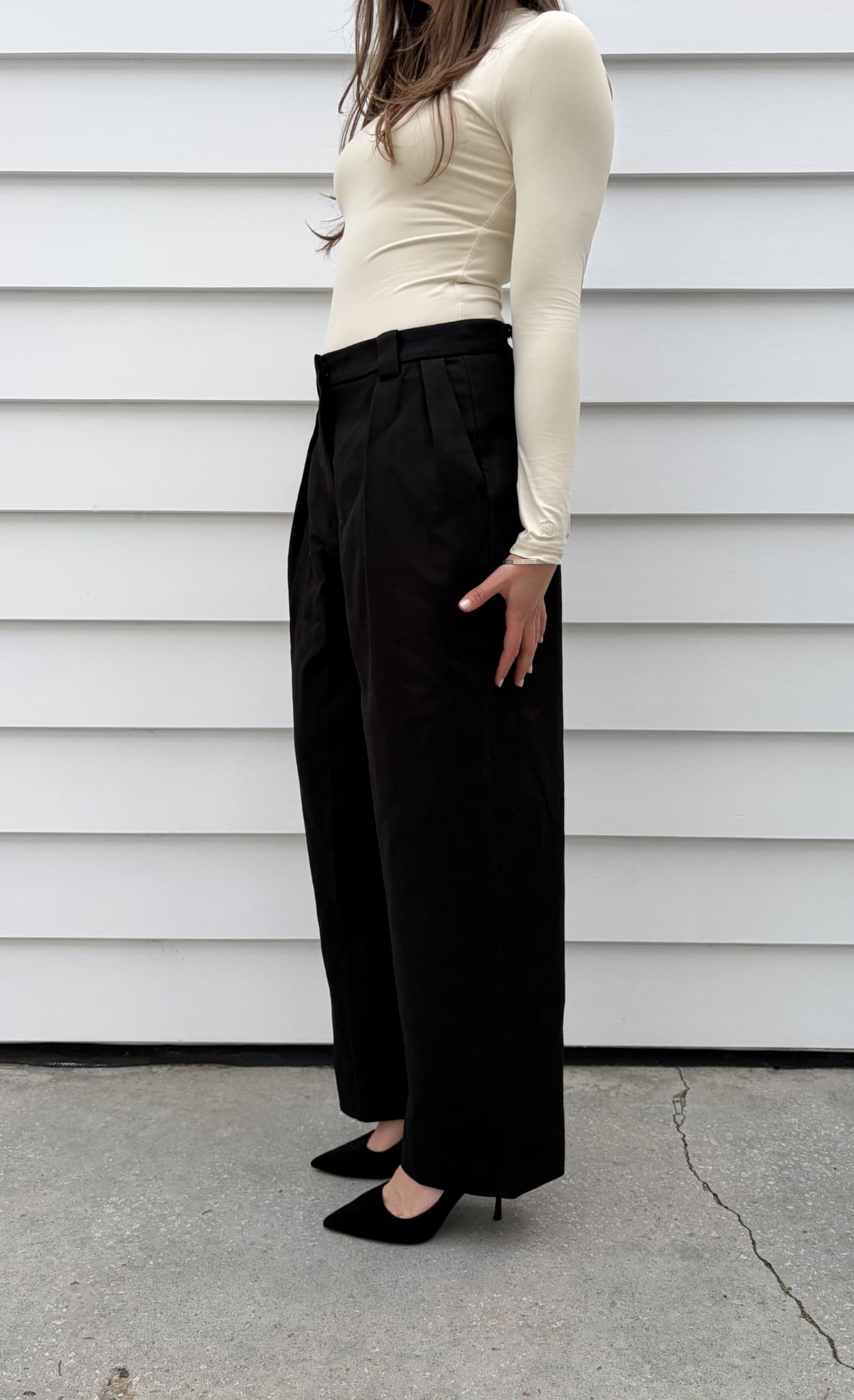 Bayse Black High-Waisted Pleated Wide-Leg Trousers — photo 3 of 4