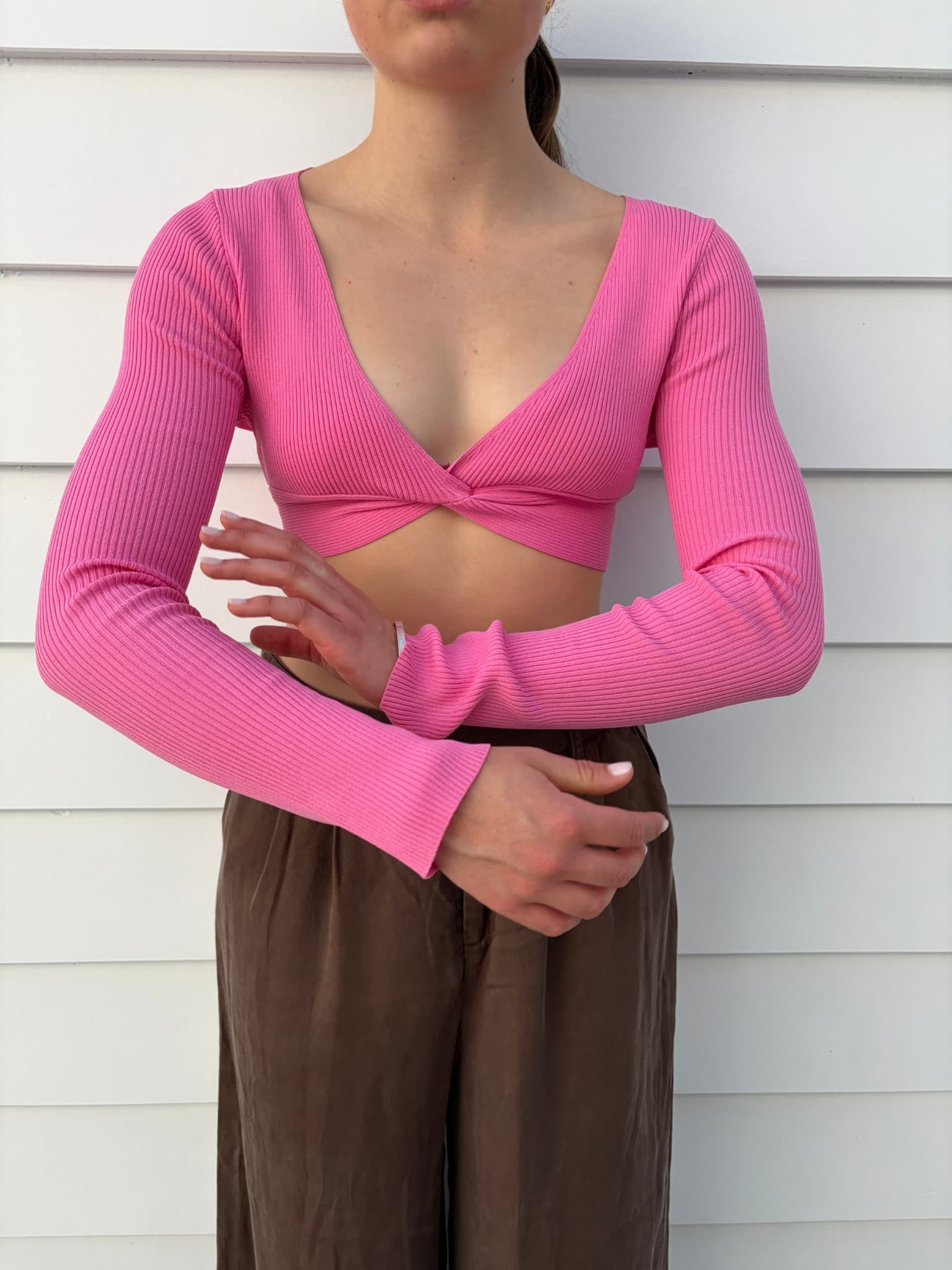 Meshki Ribbed Long Sleeve Twist Front Crop Top Pink — photo 3 of 5