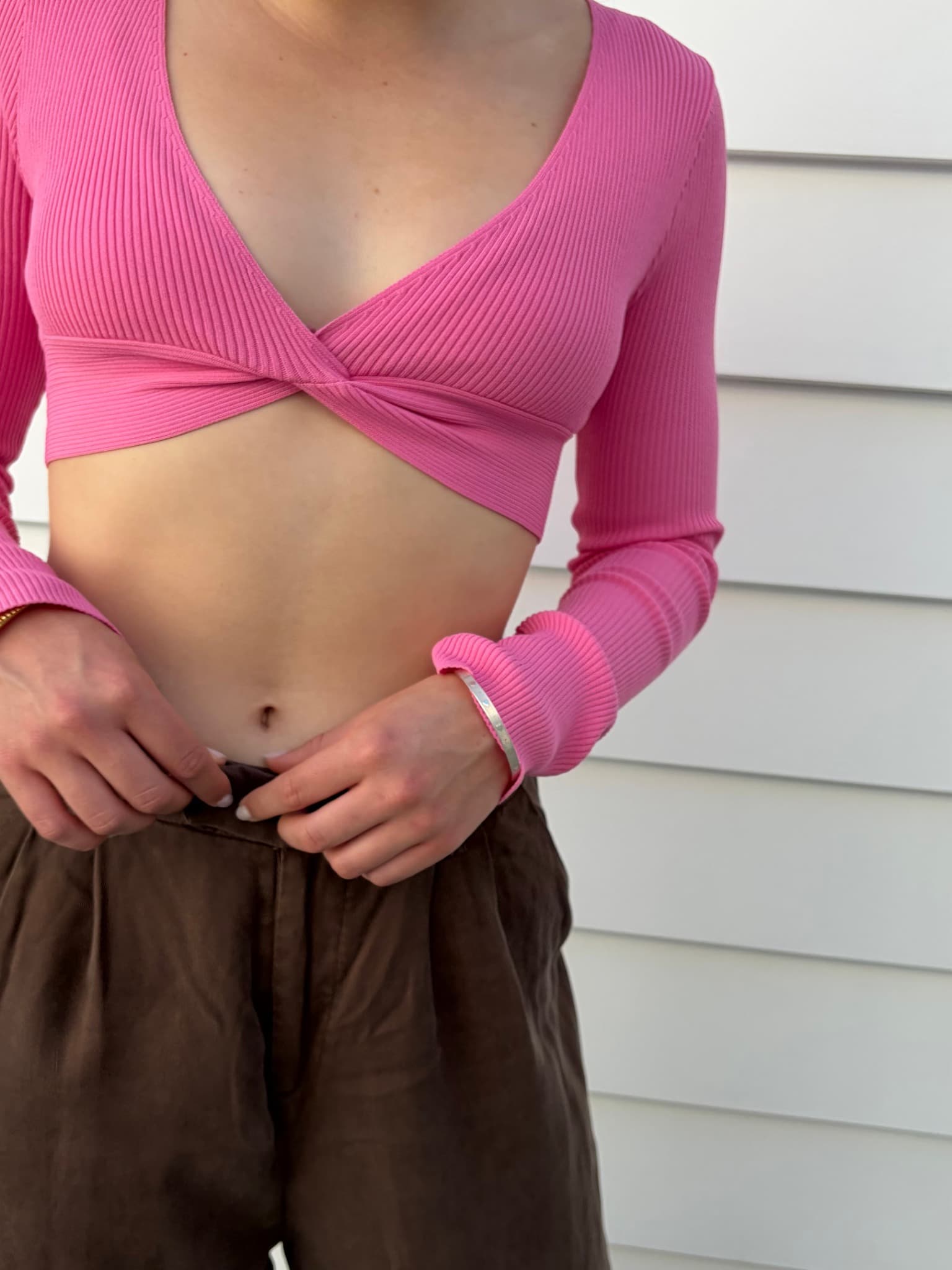 Meshki Ribbed Long Sleeve Twist Front Crop Top Pink — photo 5 of 5
