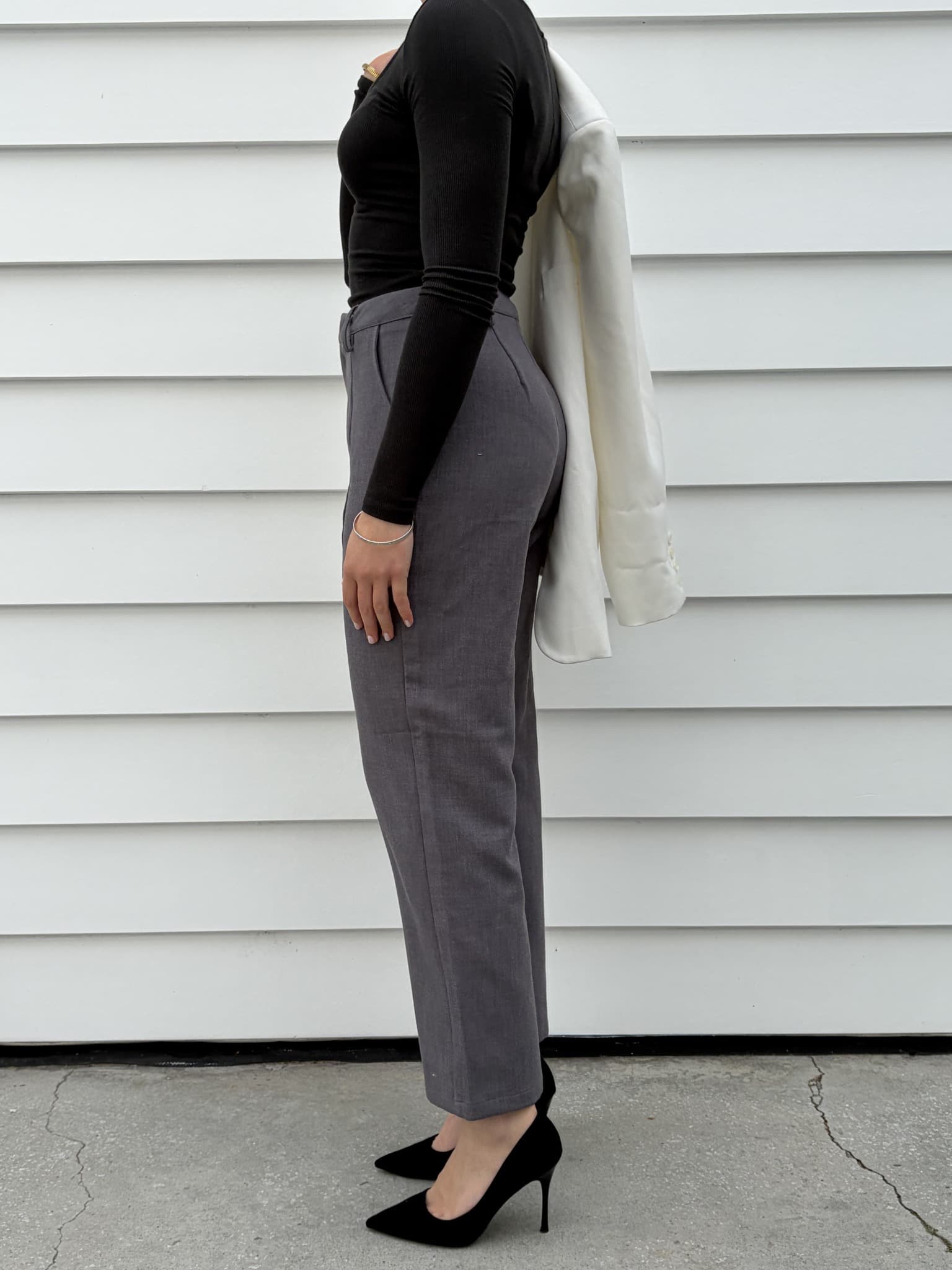 Pretty little thing Grey High-Waisted Trousers With Front Seam Detail — photo 5 of 7