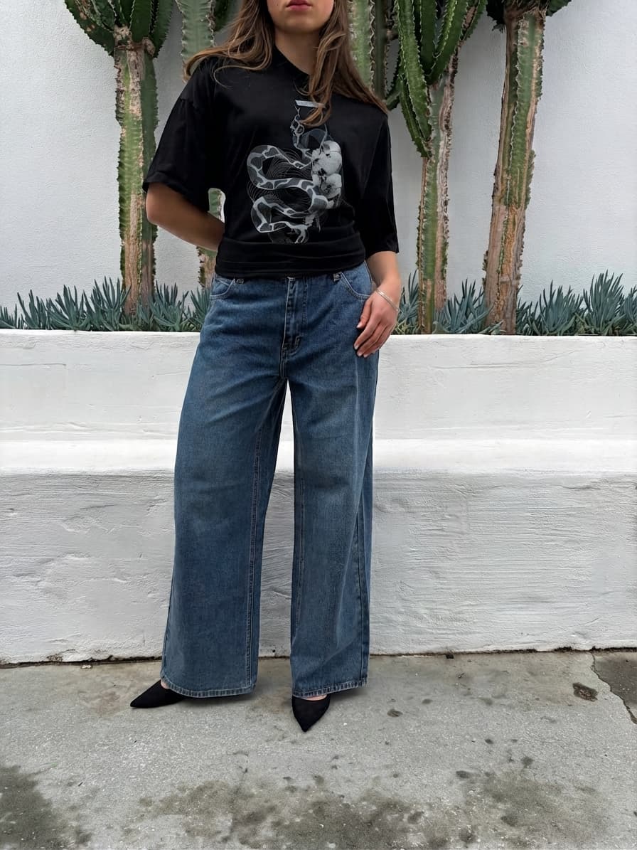 Sumi Sumi Black Graphic Snake T-Shirt — photo 2 of 4