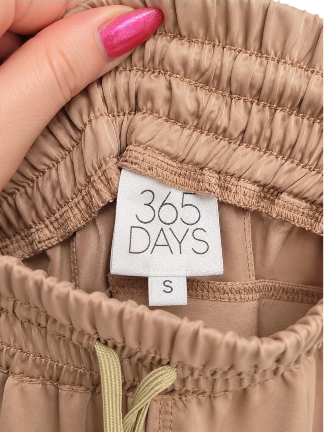 365 DAYS Beige Satin Cargo Pants Ruched Drawstring Hem Size S — photo 5 of 6
