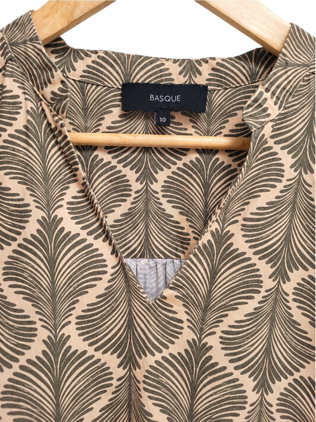 BASQUE Beige Olive Green Botanical Leaf Print Cotton Tiered Midi Dress Size 10 — photo 6 of 7