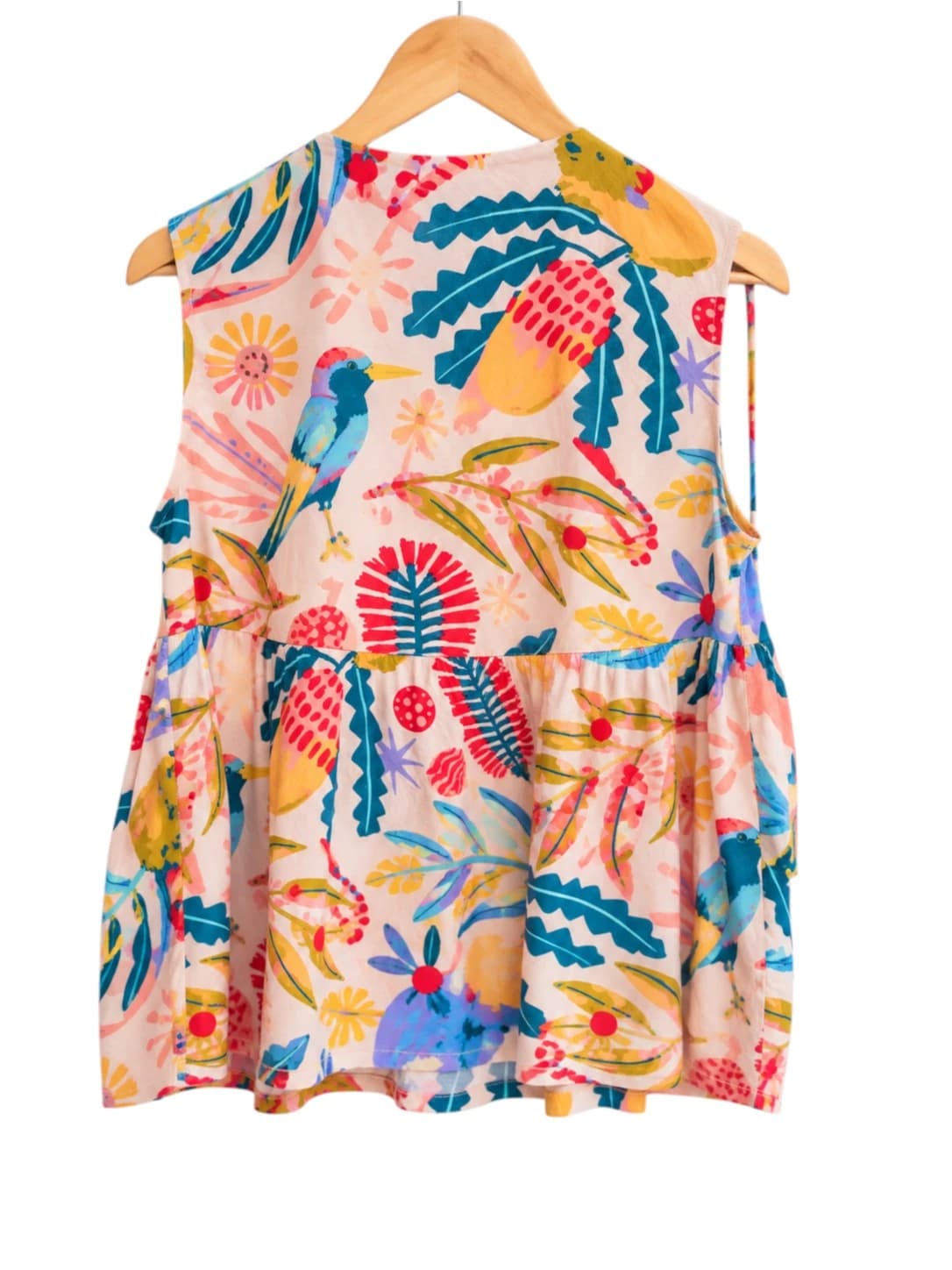 BEST&LESS x ELLIE WHITTAKER Christmas Australiana Print Sleeveless Top Size 12 — photo 4 of 7