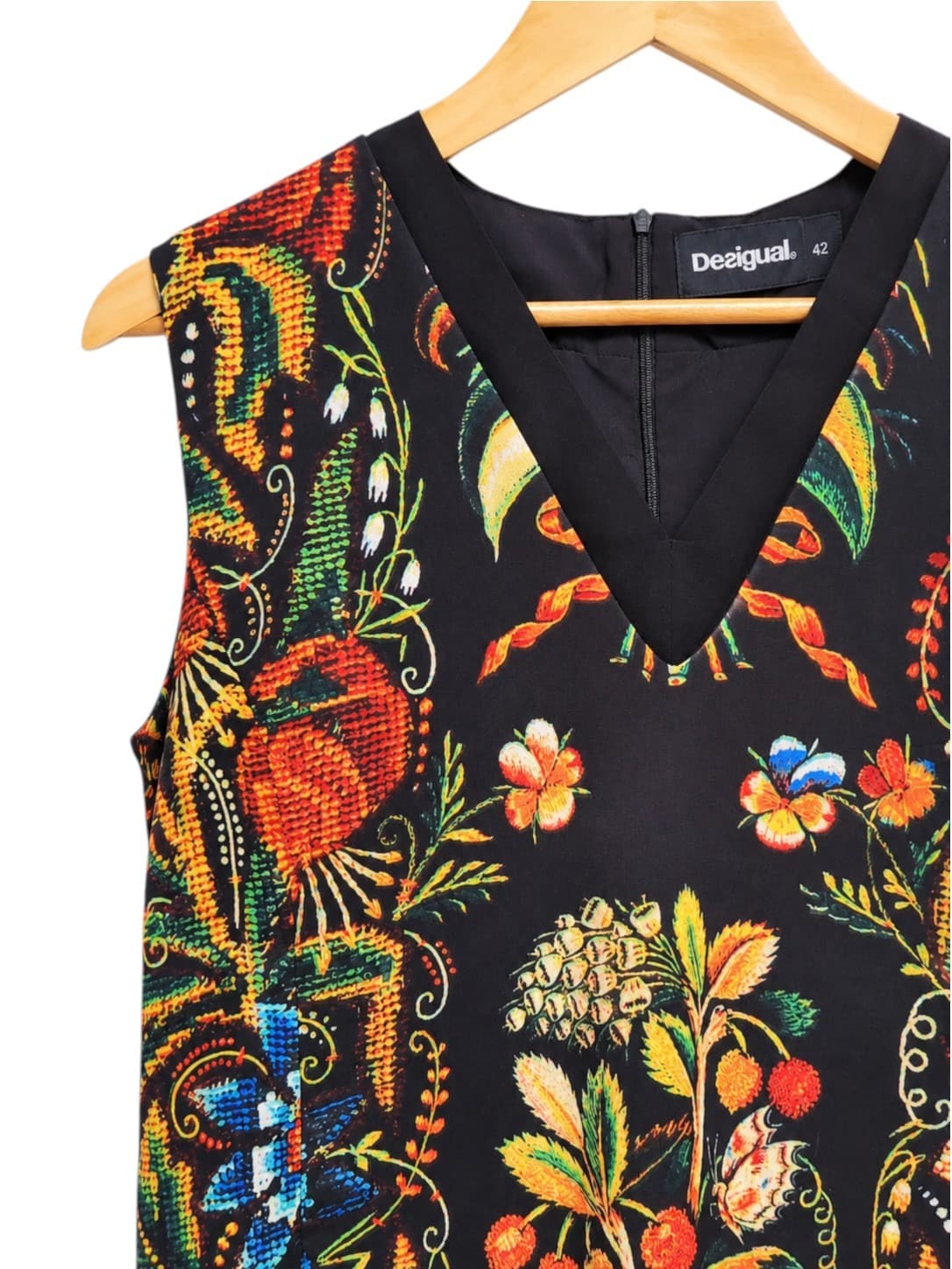 DESIGUAL Black Floral Tapestry Print V-Neck Shift Dress EU 42 AU 14 — photo 2 of 6