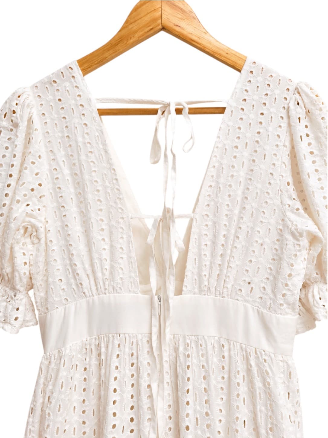 PETAL + PUP Louisa White Broderie Anglaise Tiered Midi Dress BNWT Size 10 — photo 5 of 10