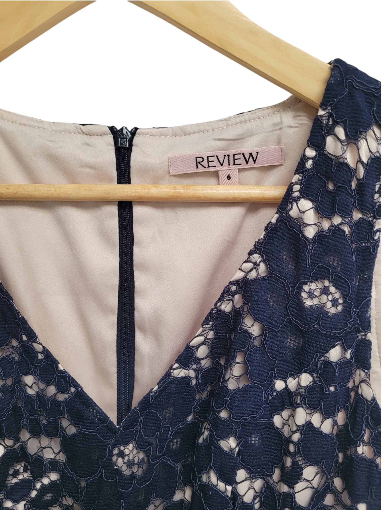 REVIEW Australia Navy Floral Lace Sleeveless Sheath Dress Size 6 — photo 2 of 9