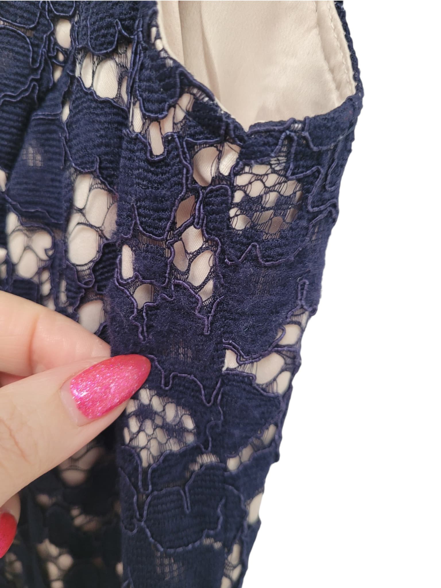 REVIEW Australia Navy Floral Lace Sleeveless Sheath Dress Size 6 — photo 5 of 9