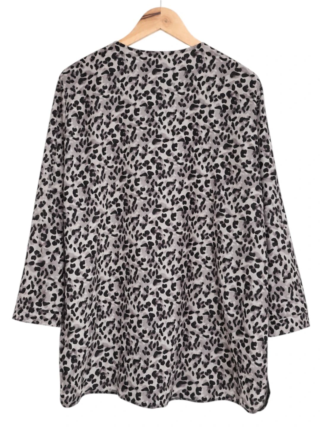 SERAFINA Grey Black Leopard Print V-Neck Tunic Dress Size XL — photo 3 of 4