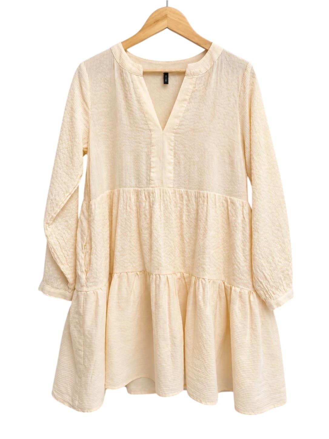 STAPLE THE LABEL Cream Textured Tiered V-Neck Mini Dress Size 10 — photo 1 of 7