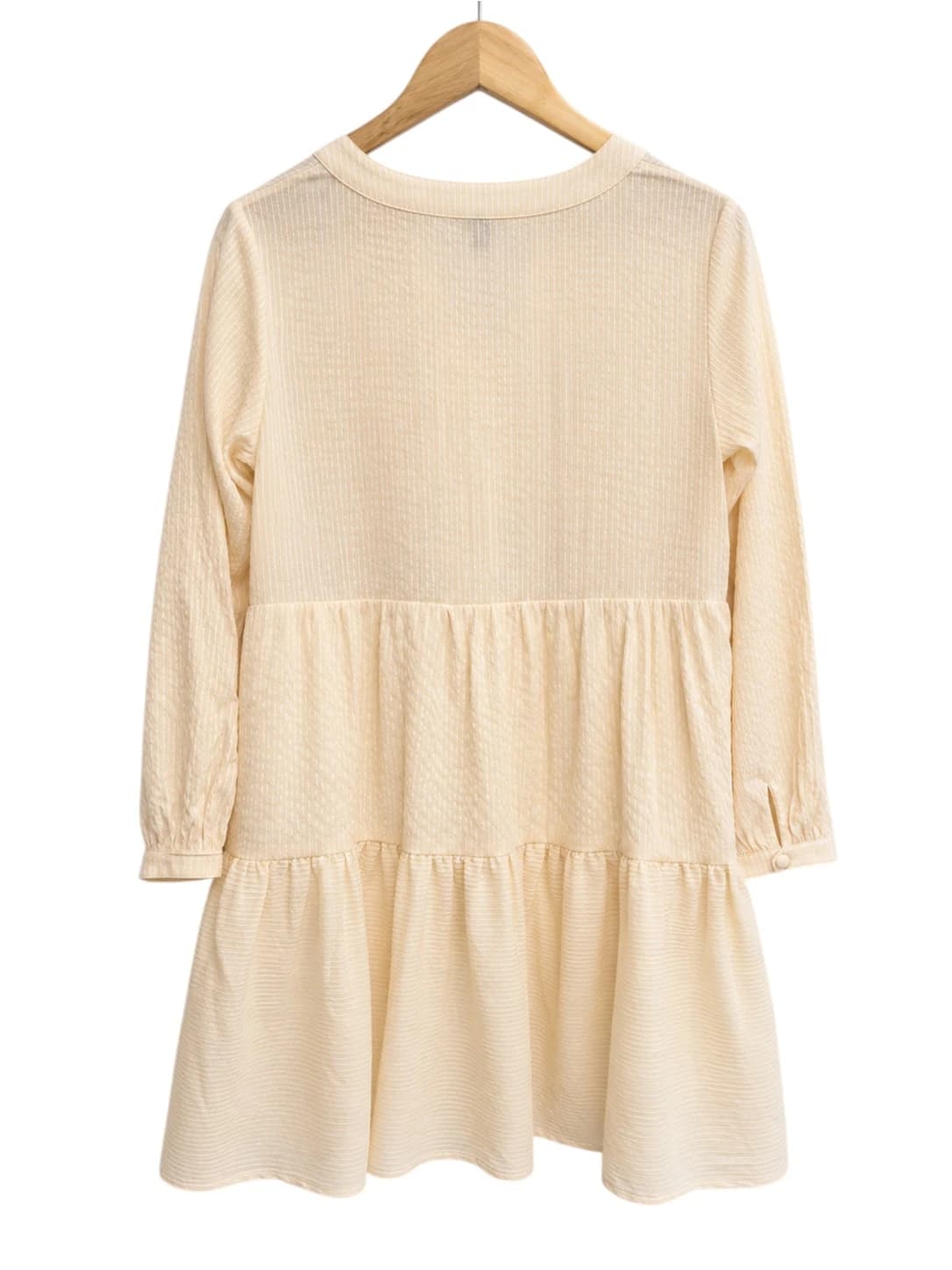 STAPLE THE LABEL Cream Textured Tiered V-Neck Mini Dress Size 10 — photo 3 of 7