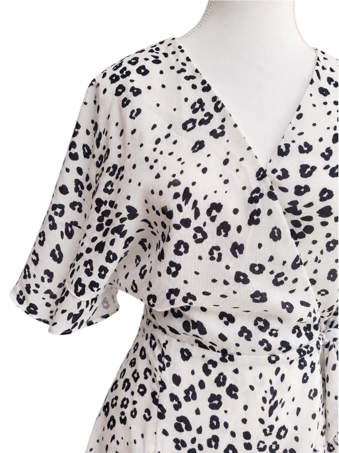 Tussah White And Black Animal Print Wrap Dress Size 8 — photo 1 of 8